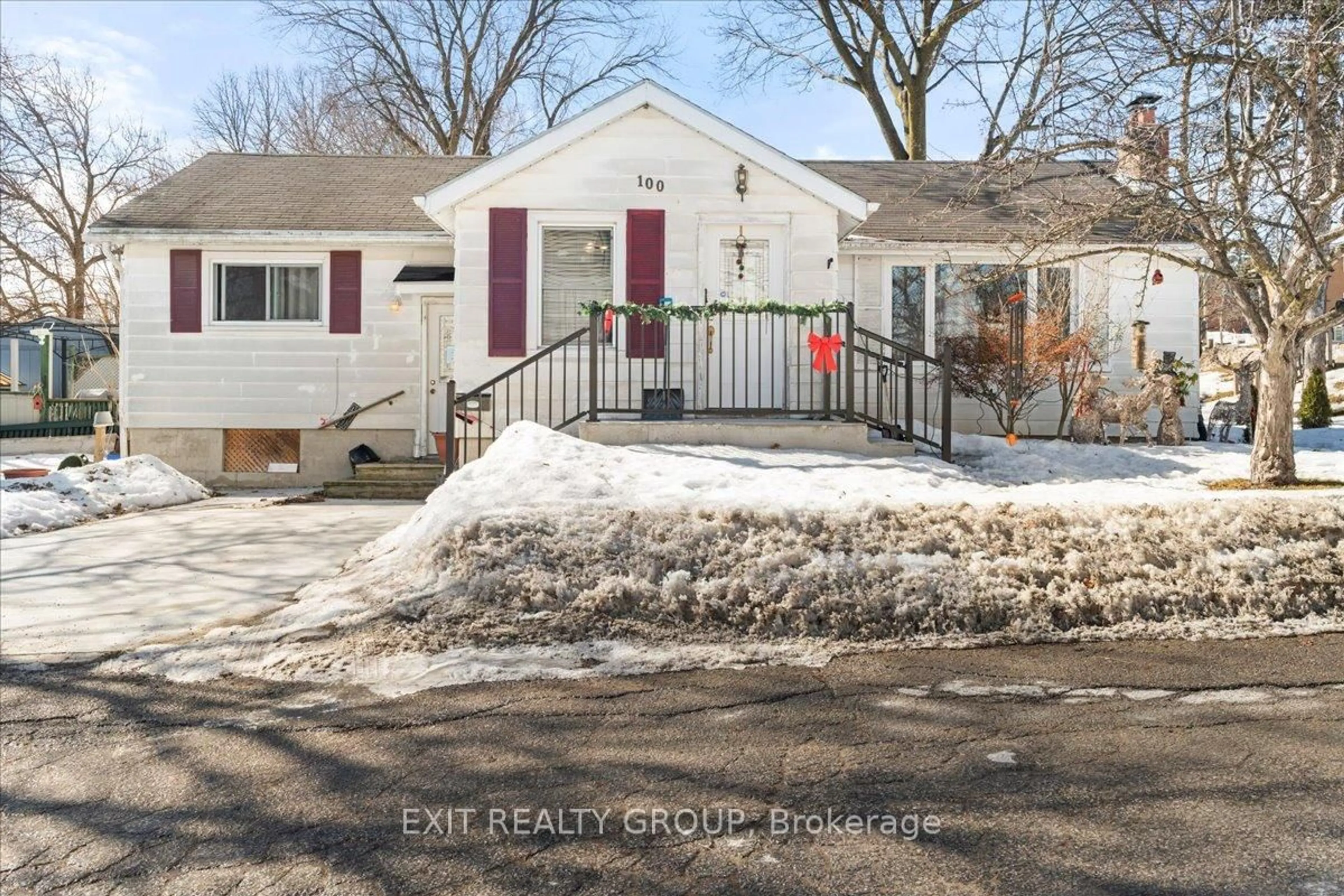 A pic from outside/outdoor area/front of a property/back of a property/a pic from drone, street for 100 Film St, Quinte West Ontario K8V 5K2