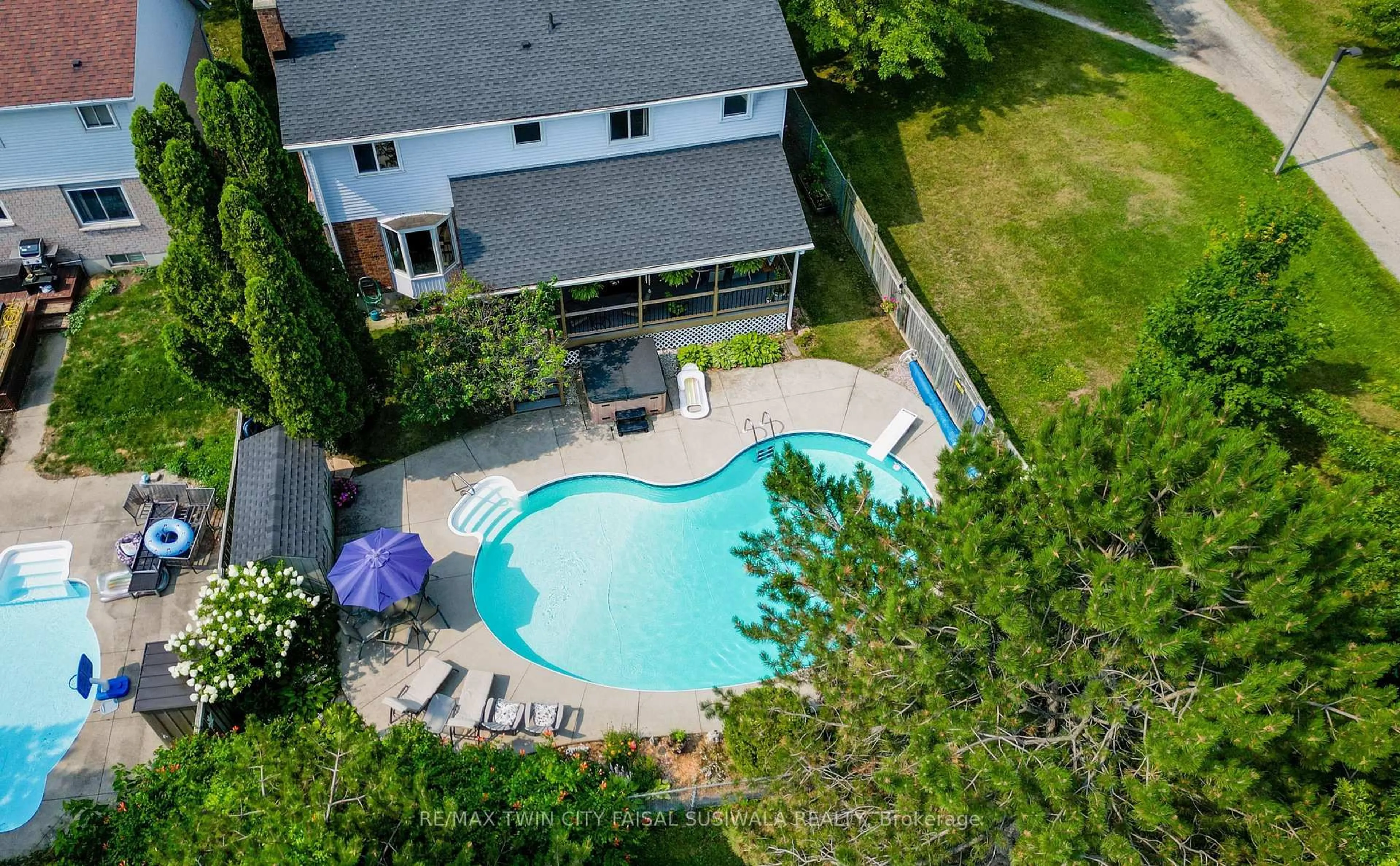 A pic from outside/outdoor area/front of a property/back of a property/a pic from drone, water/lake/river/ocean view for 341 Cooper St, Cambridge Ontario N3C 3X8