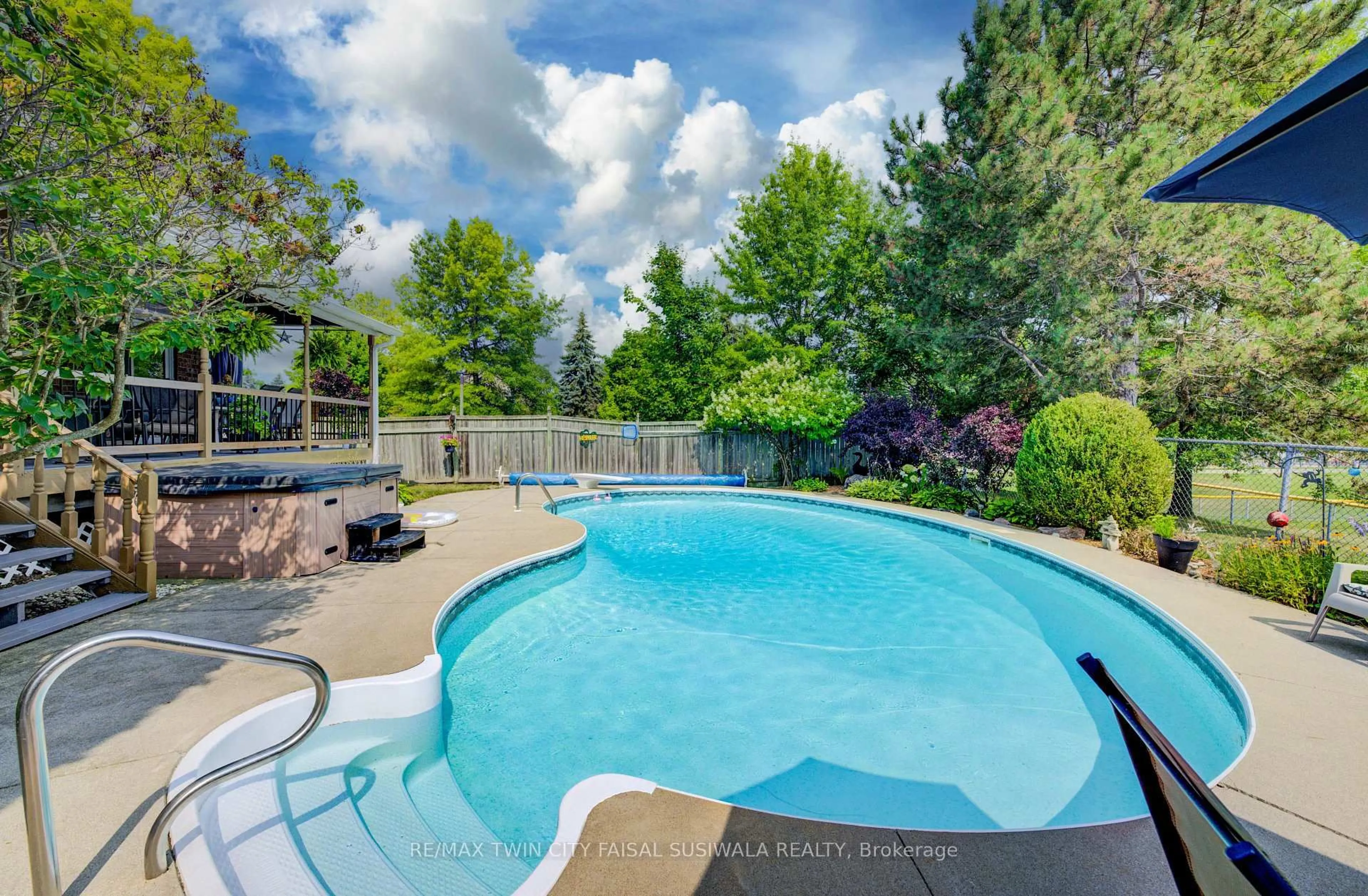 Pool for 341 Cooper St, Cambridge Ontario N3C 3X8