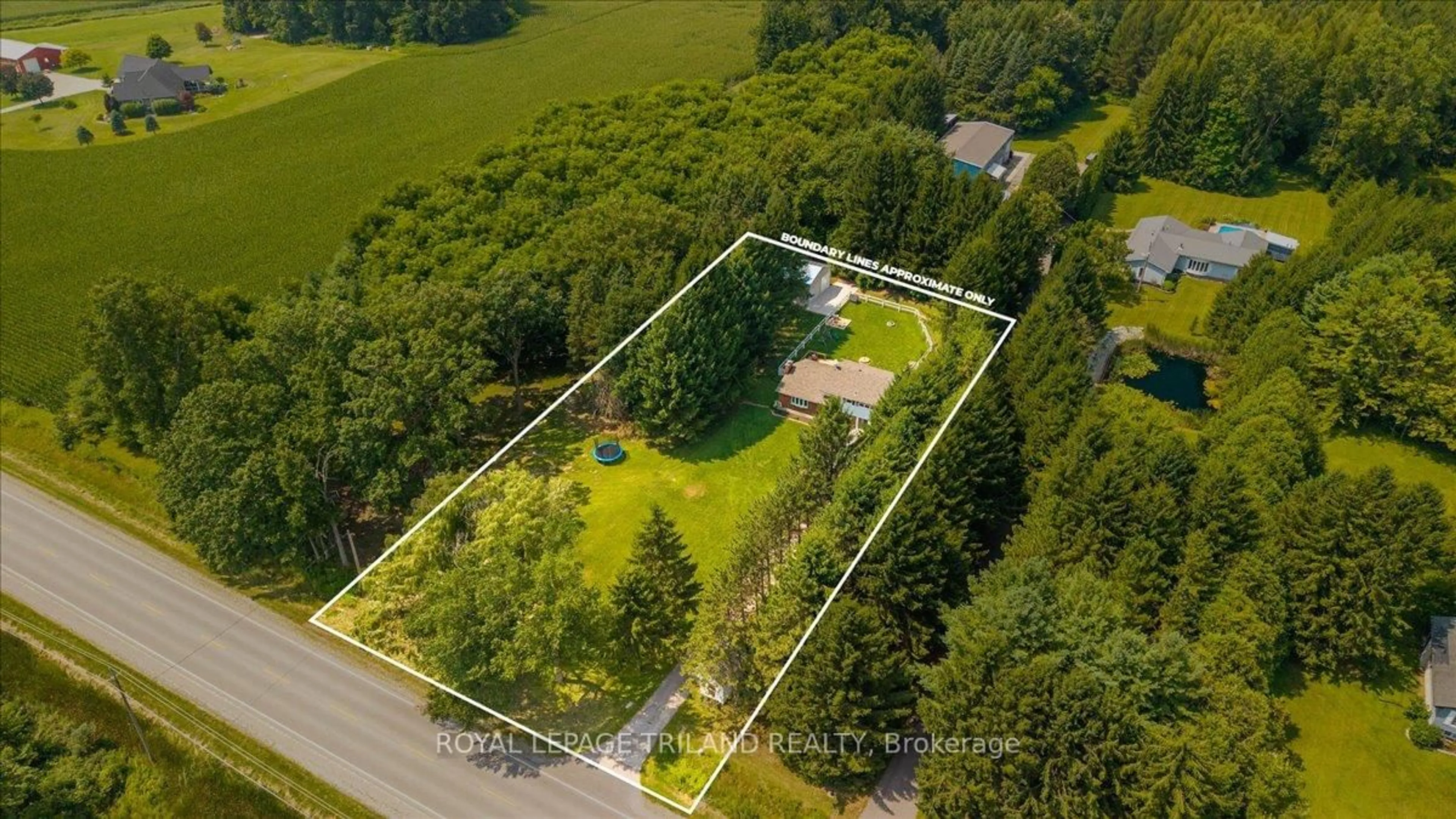 A pic from outside/outdoor area/front of a property/back of a property/a pic from drone, street for 5746 GLENDON Dr, Southwest Middlesex Ontario N0L 1A0