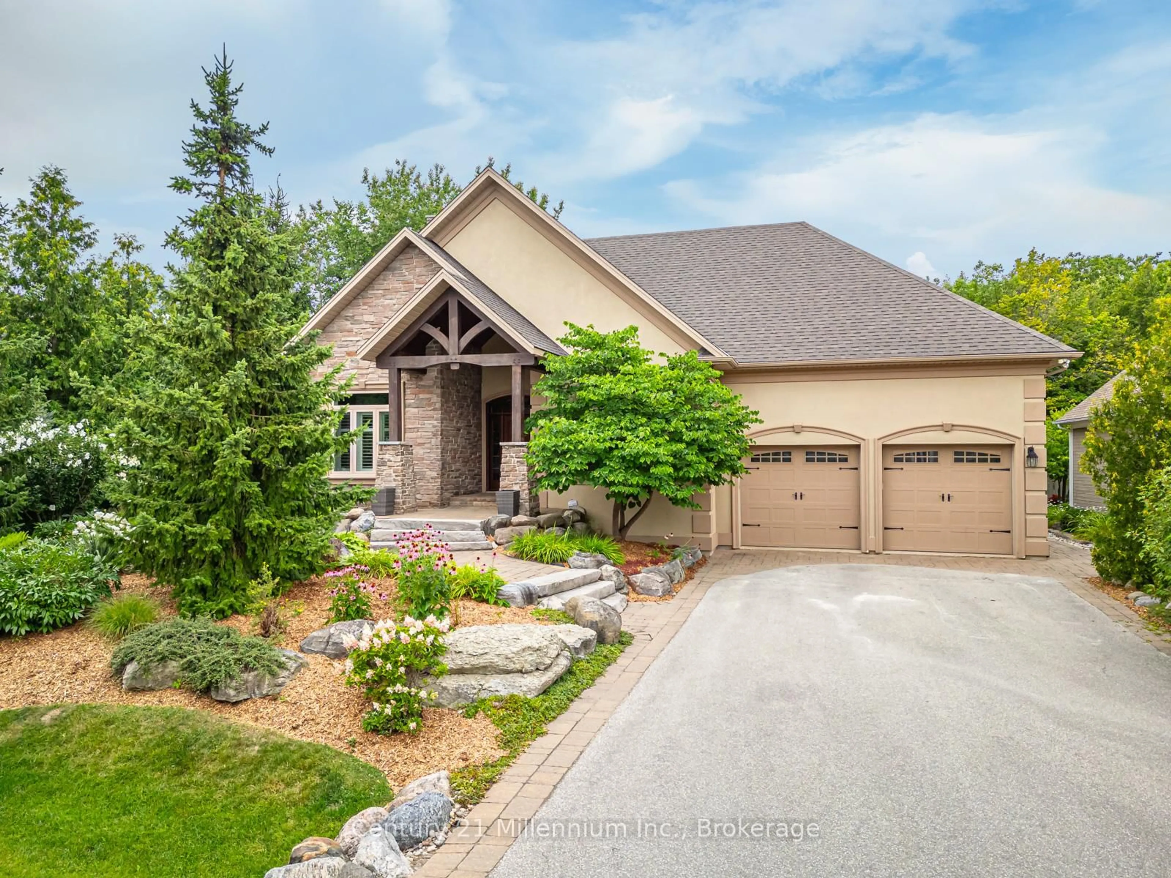 Home with brick exterior material, street for 112 Cortina Cres, Blue Mountains Ontario L9Y 0S9