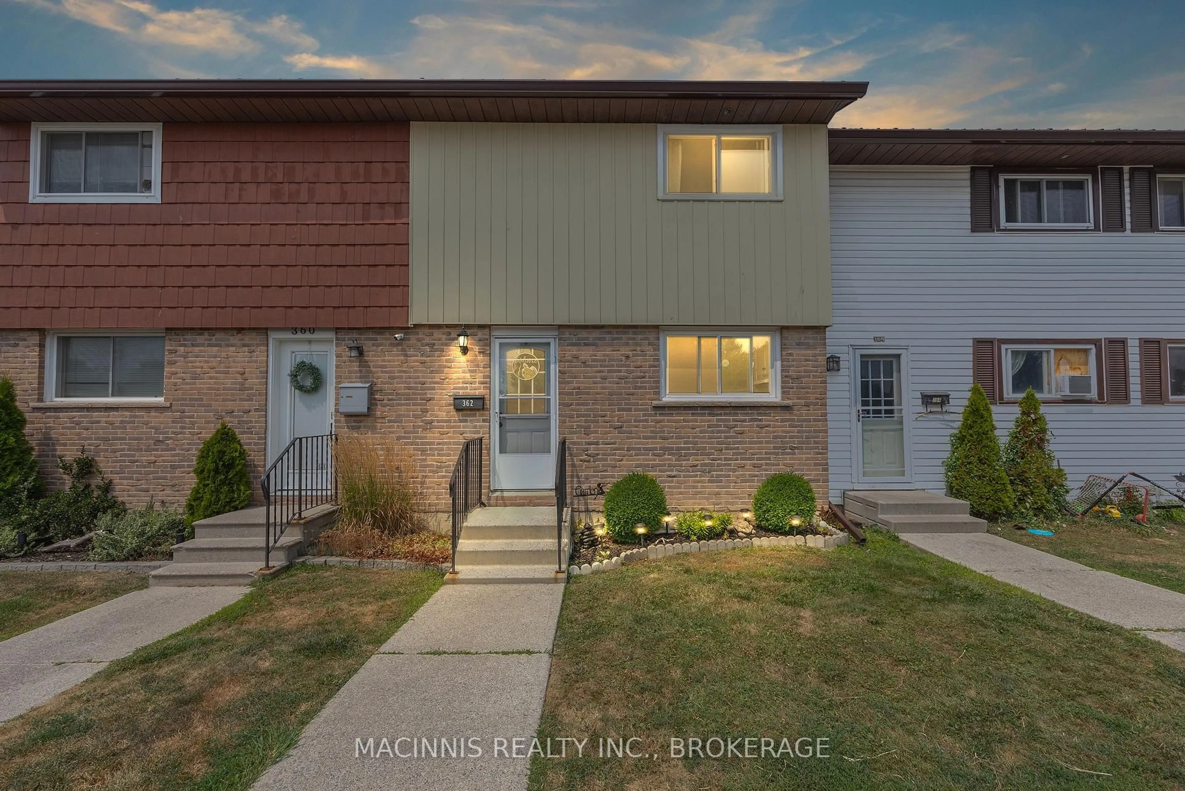 A pic from outside/outdoor area/front of a property/back of a property/a pic from drone, street for 362 Forsyth St, Gananoque Ontario K7G 2Y1