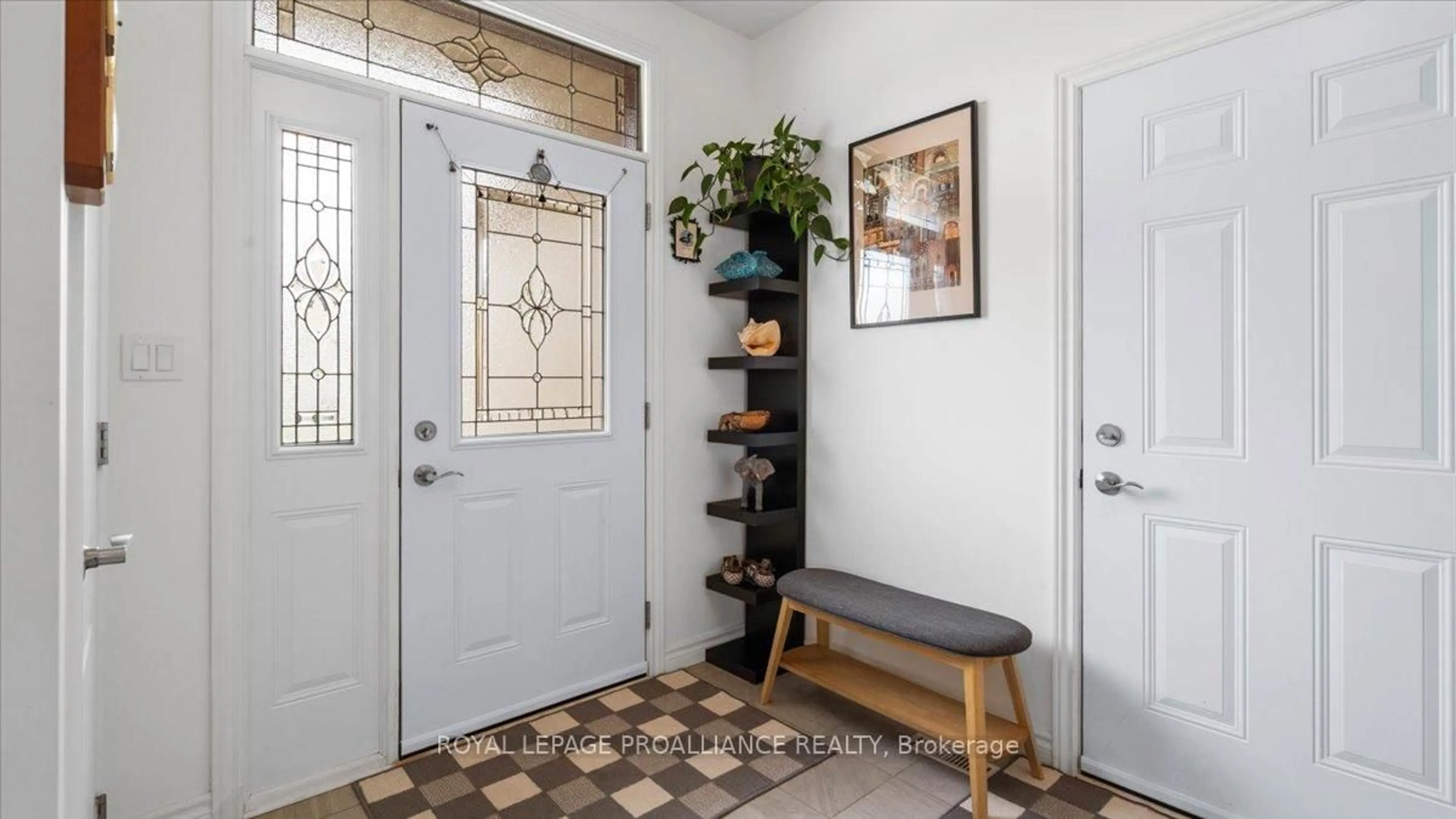 Indoor entryway for 74 Dorchester Dr, Prince Edward County Ontario K0K 3L0