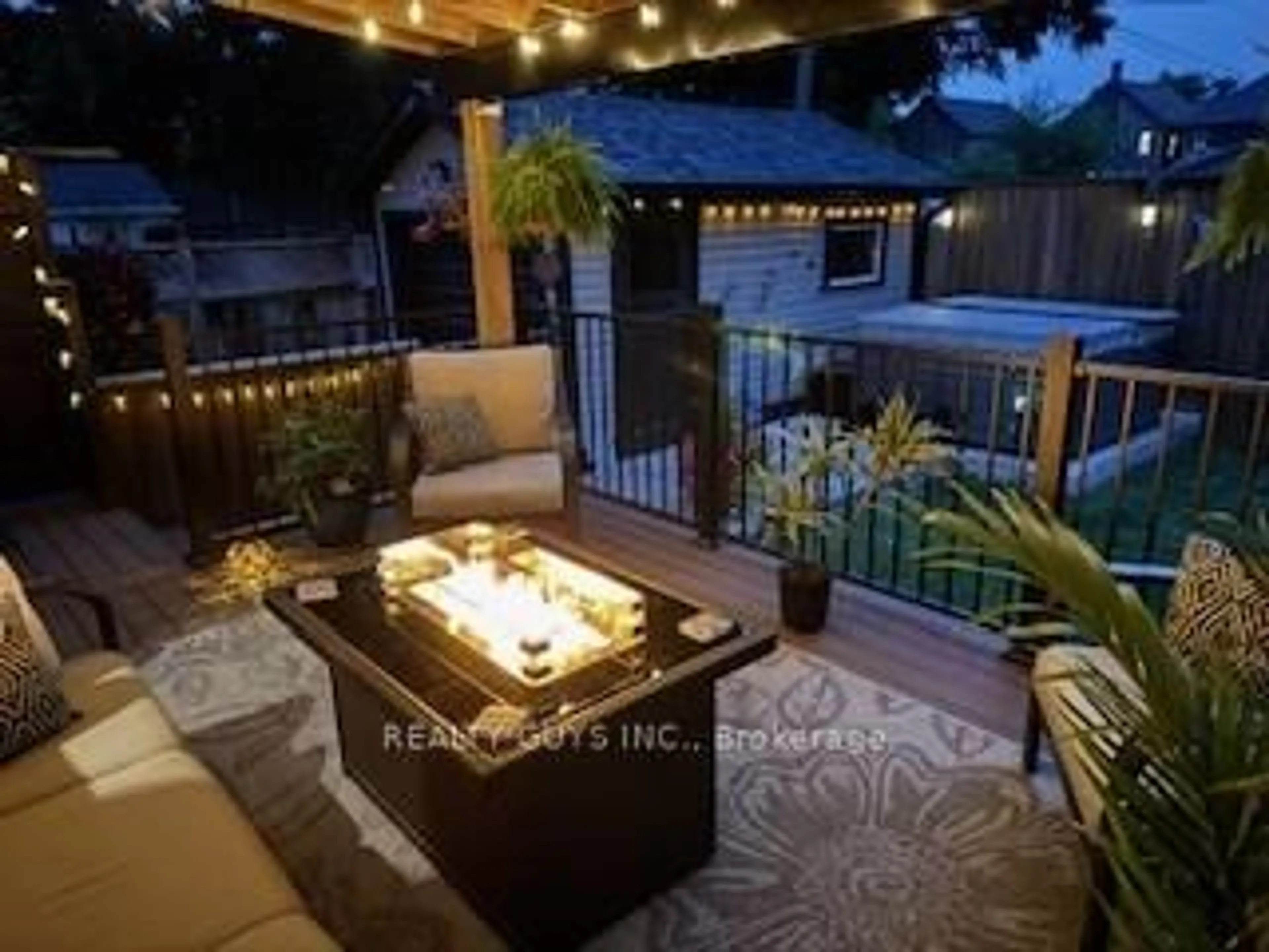 Patio, street for 554 Douglas Ave, Peterborough Central Ontario K9J 4L1