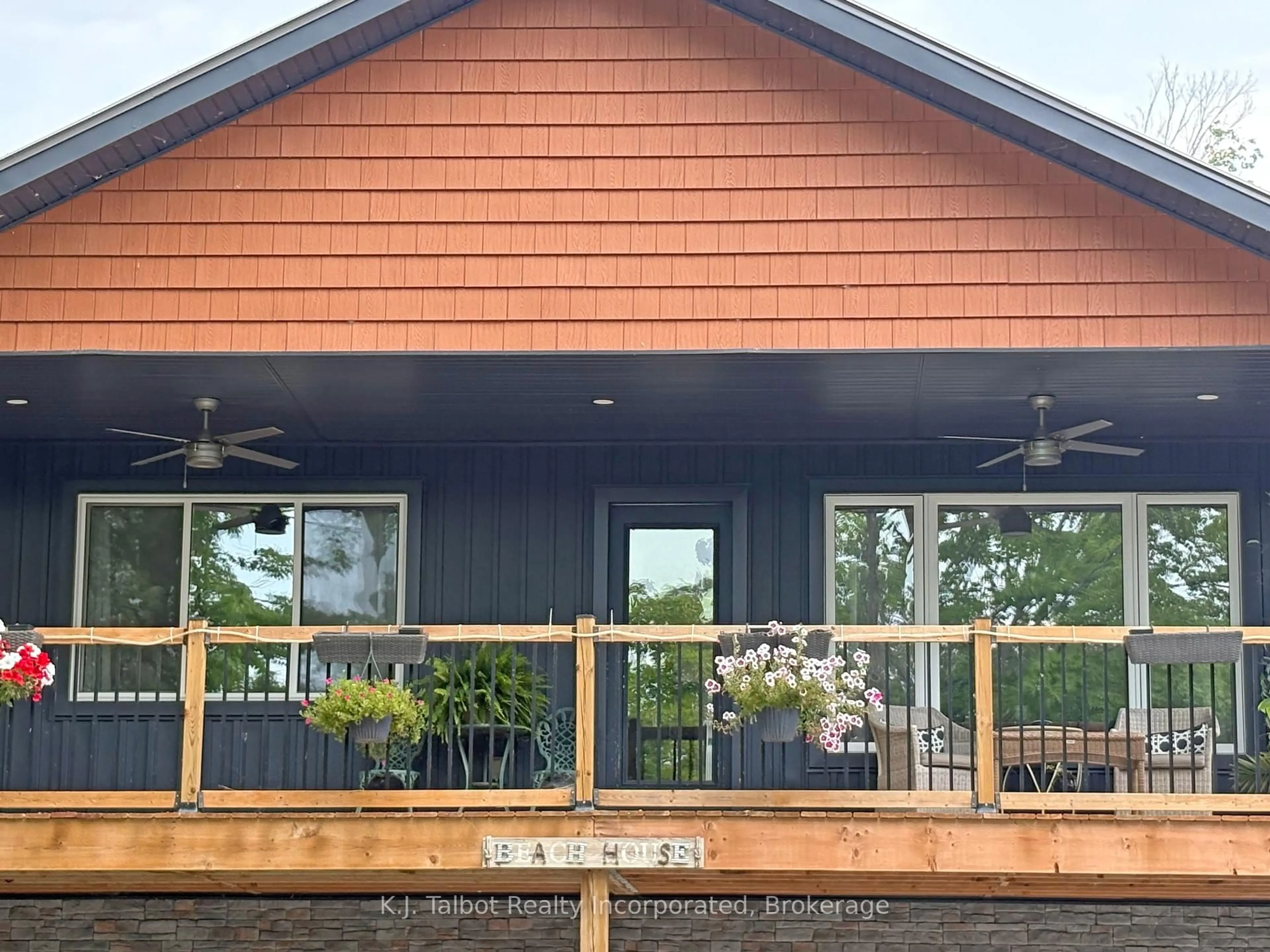 Home with vinyl exterior material, unknown for 30 Bluewater Dr, Central Huron Ontario N7A 3X8