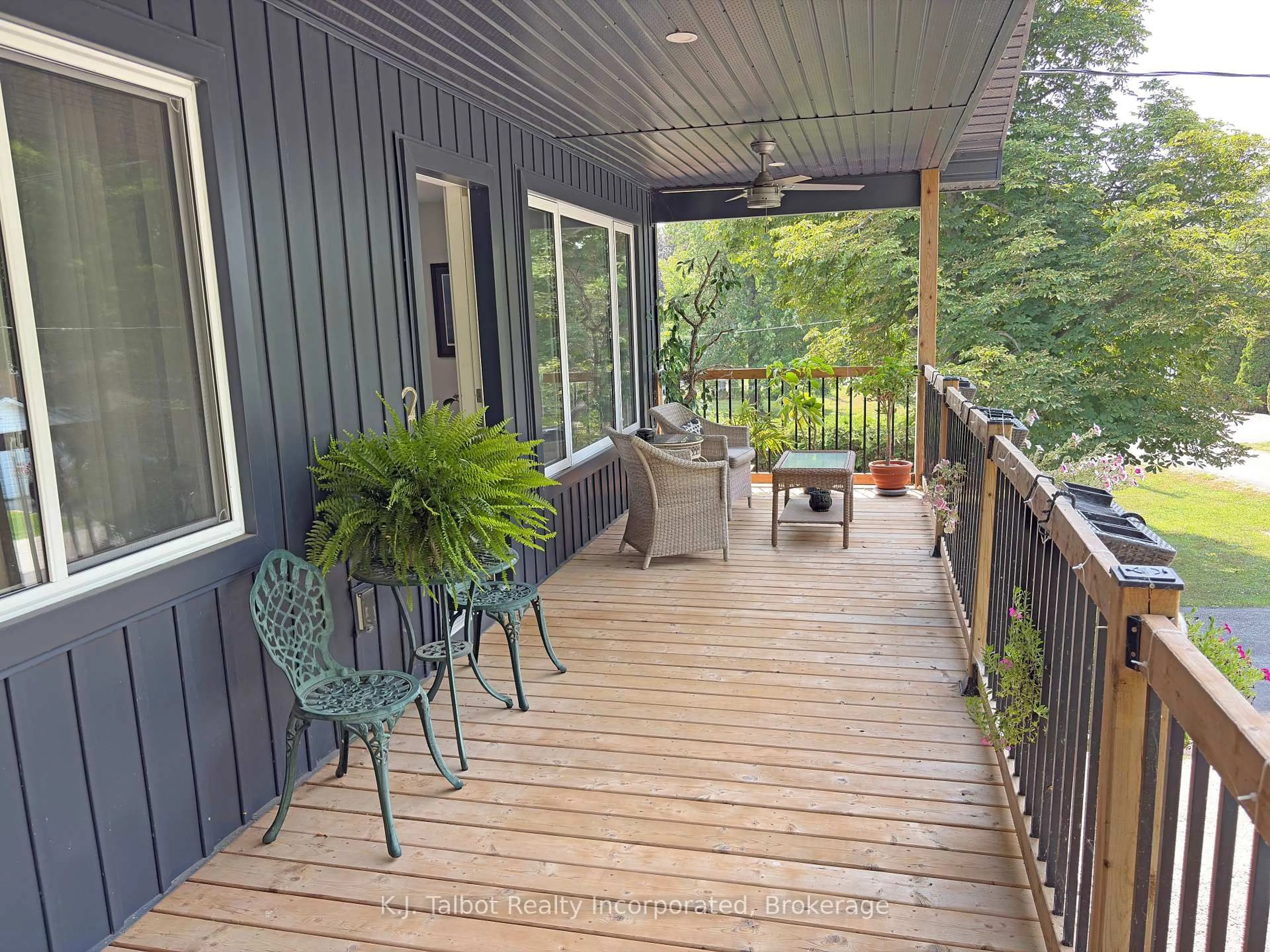 Patio, unknown for 30 Bluewater Dr, Central Huron Ontario N7A 3X8