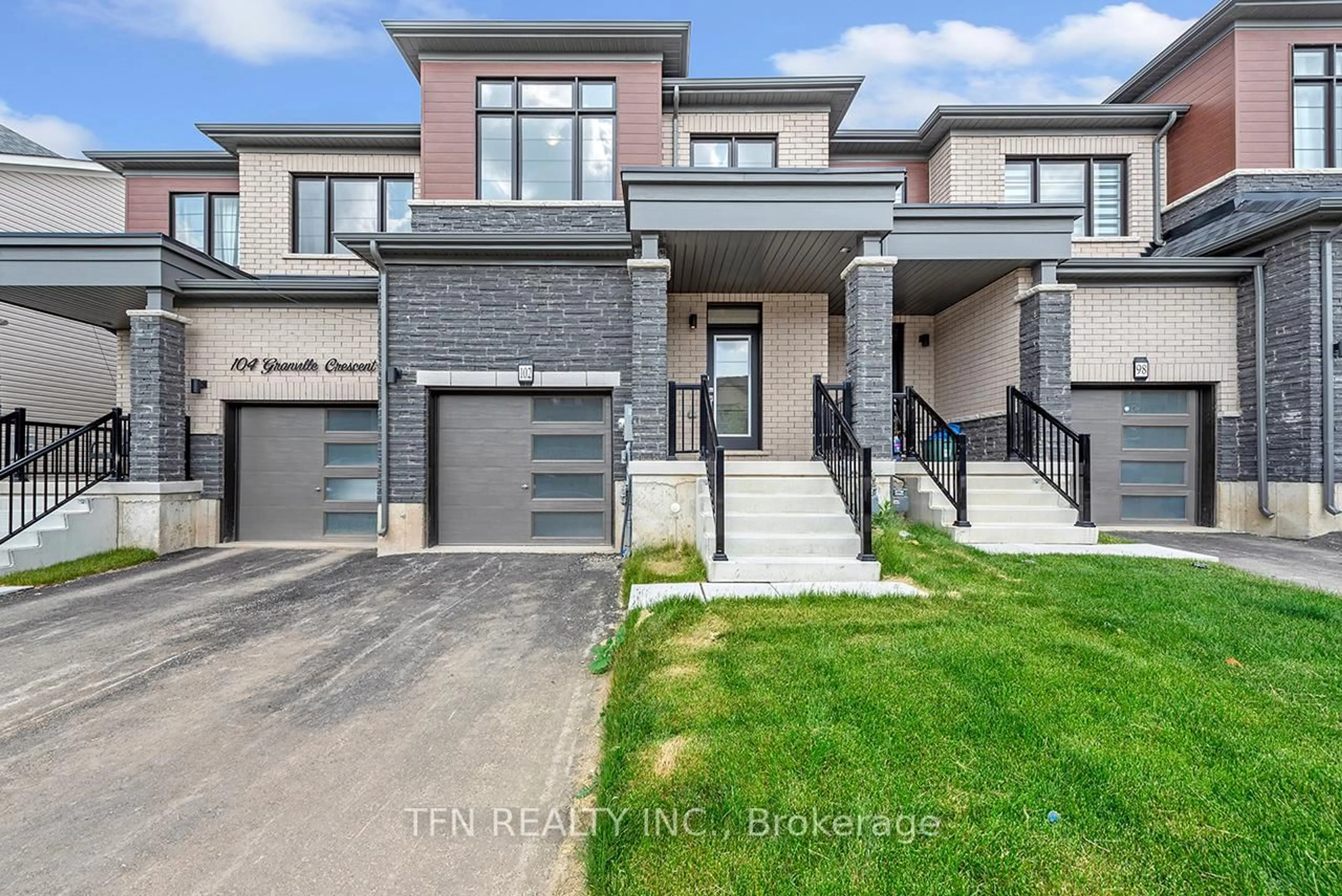 Home with brick exterior material, street for 102 Granville Cres, Haldimand Ontario N3W 0J8