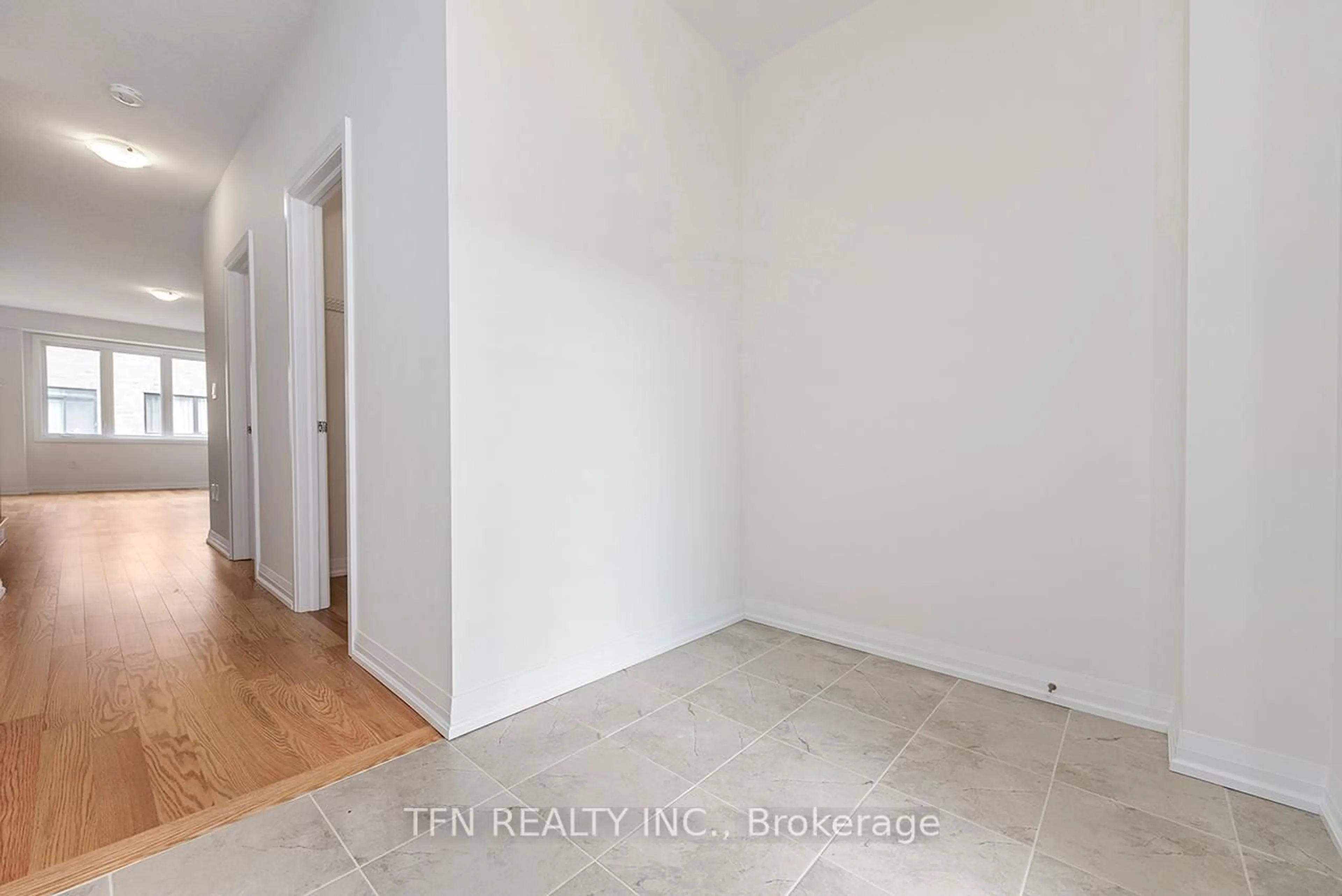 A pic of a room for 102 Granville Cres, Haldimand Ontario N3W 0J8