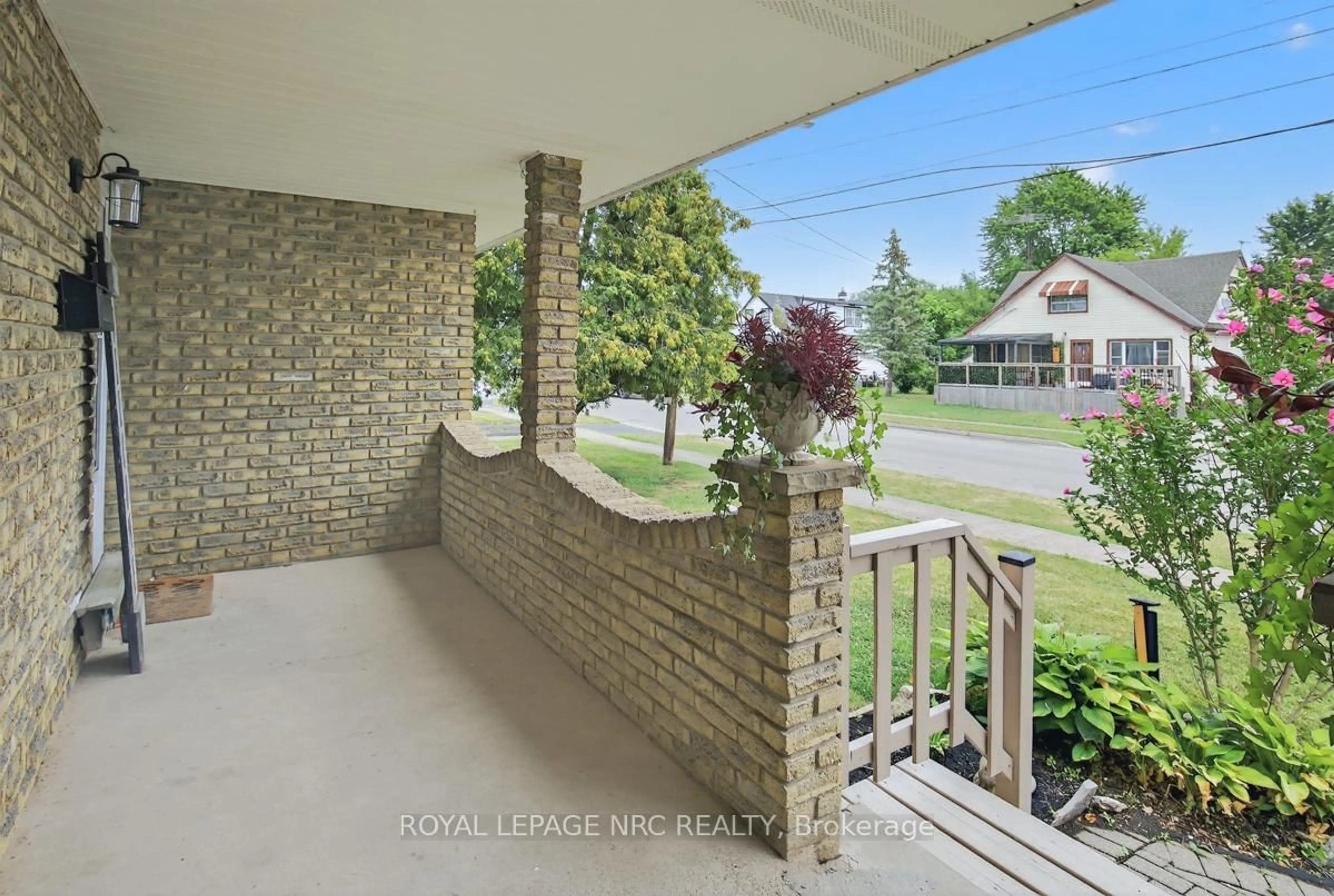 Patio, unknown for 56 SANTONE Ave, Welland Ontario L3C 2J4