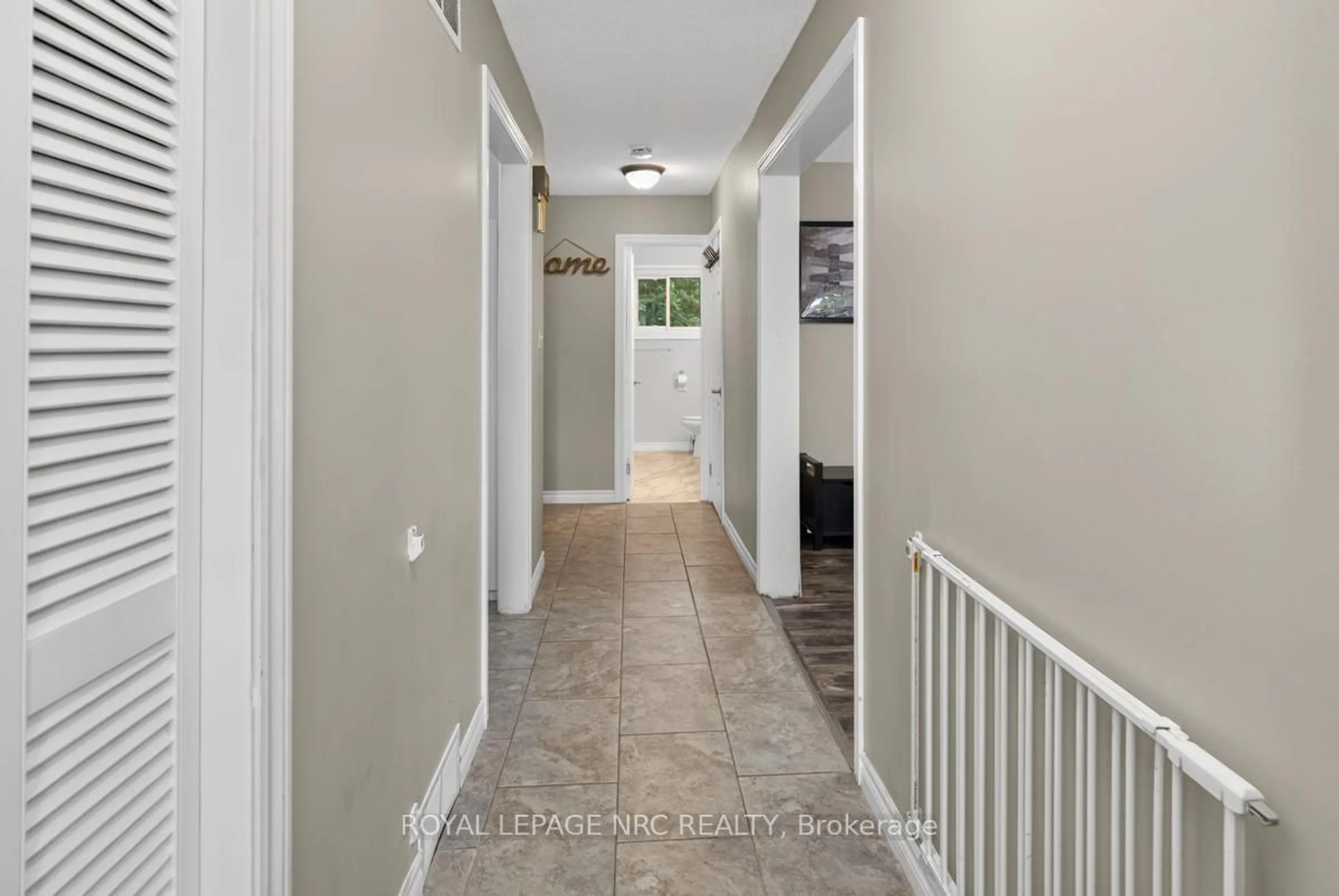 Indoor entryway for 56 SANTONE Ave, Welland Ontario L3C 2J4