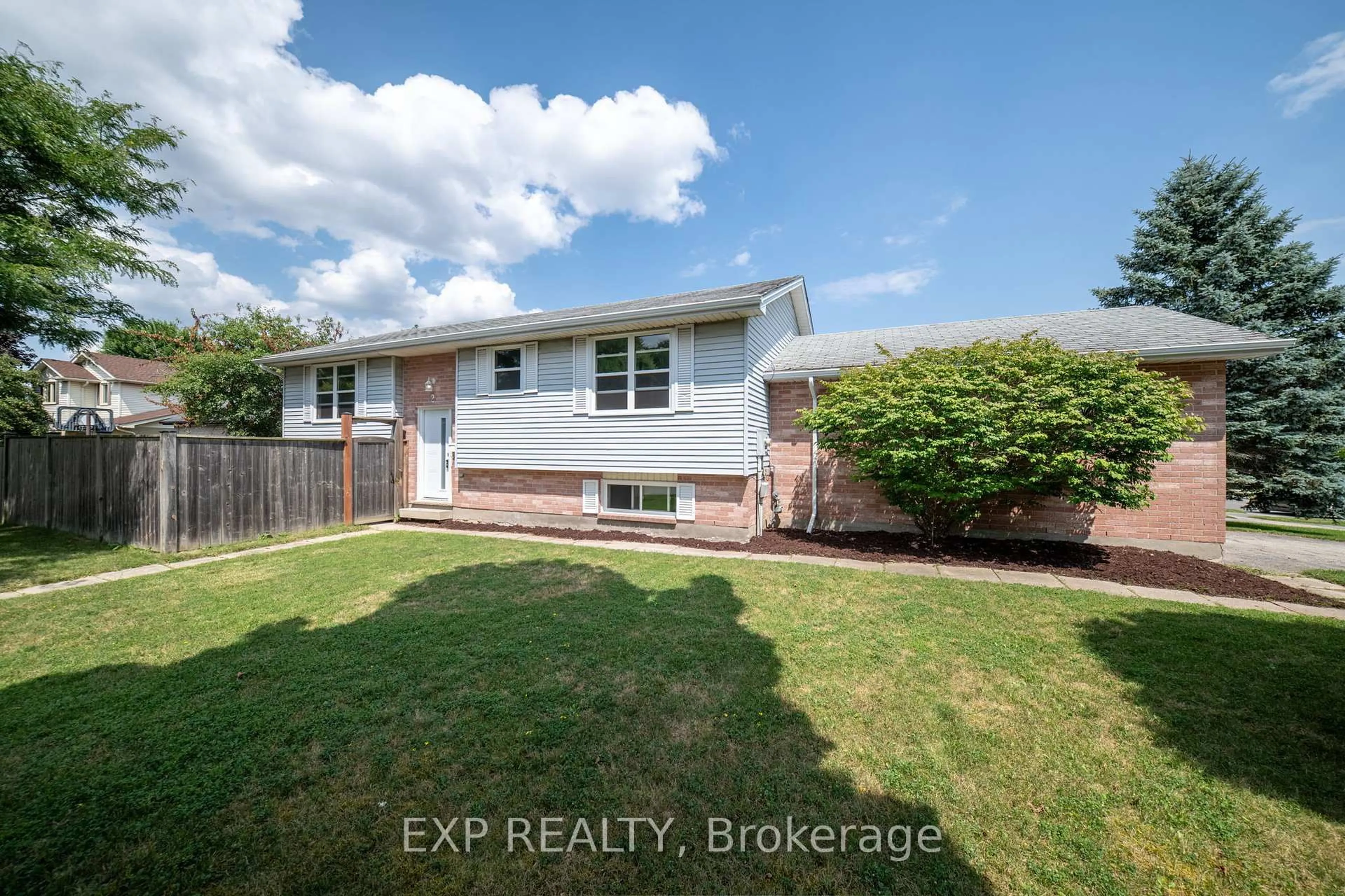A pic from outside/outdoor area/front of a property/back of a property/a pic from drone, street for 2 Brandy Lane Rd, London North Ontario N6G 2X2