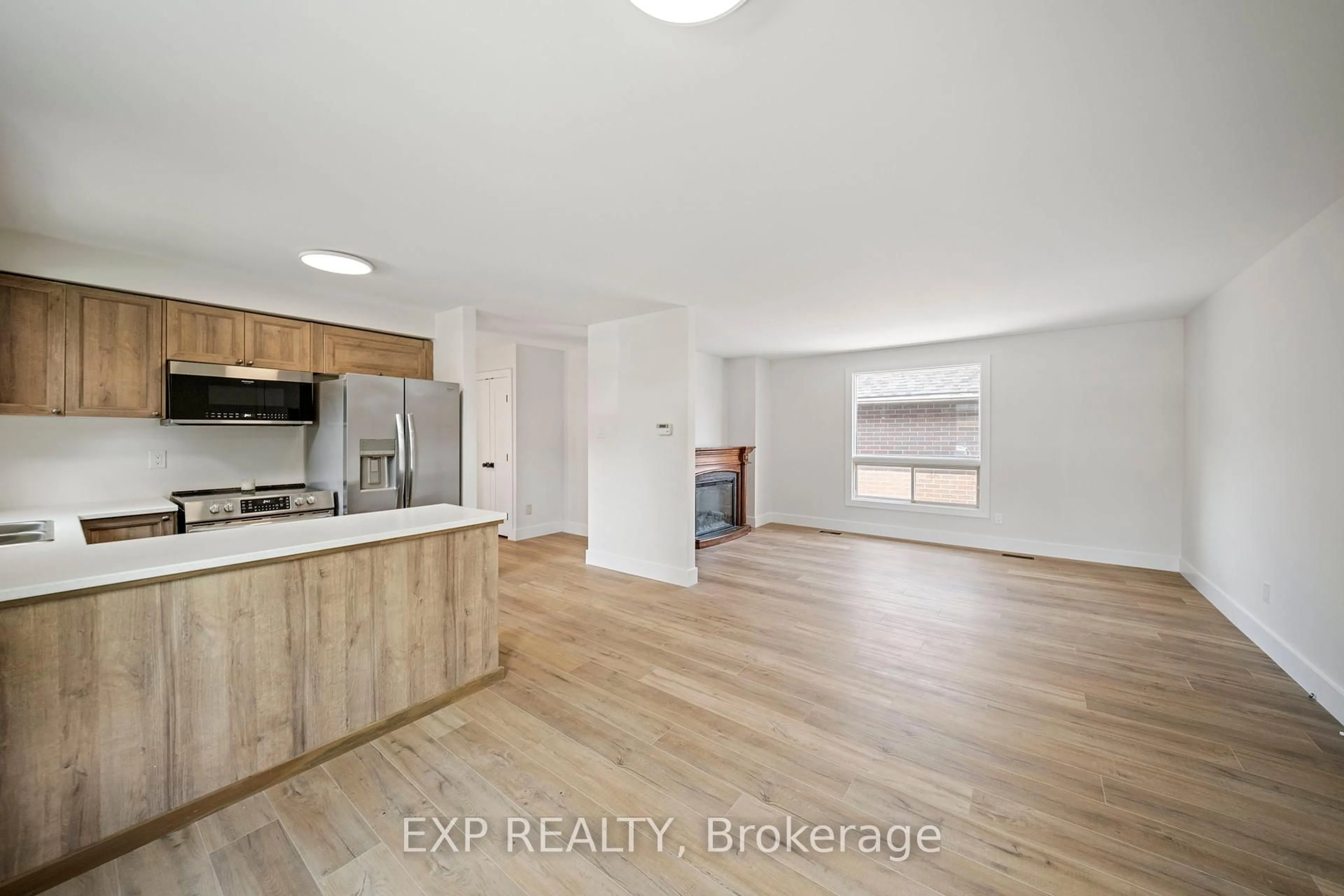 A pic of a room for 2 Brandy Lane Rd, London North Ontario N6G 2X2