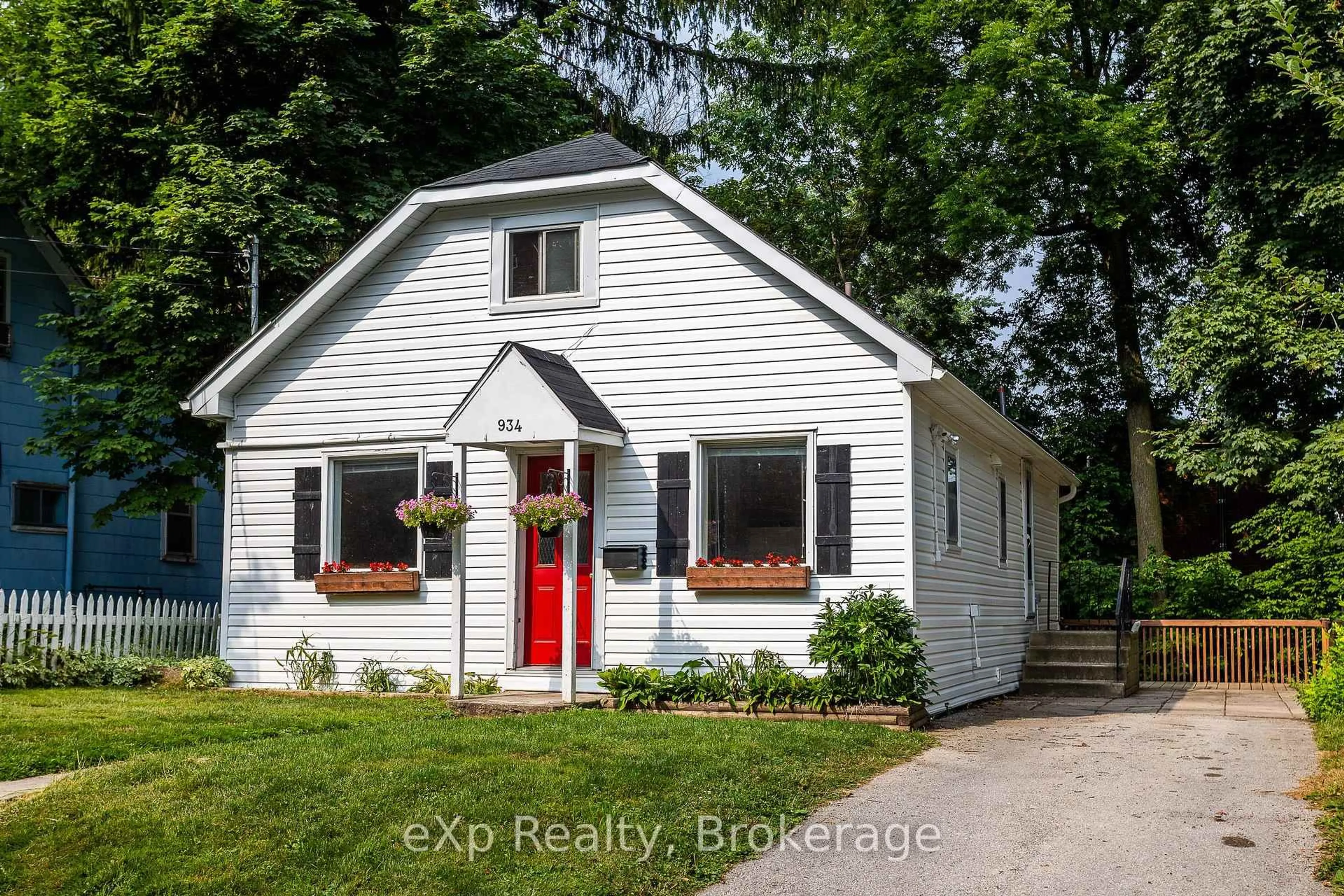 Unknown for 934 5th Ave, Owen Sound Ontario N4K 5A6