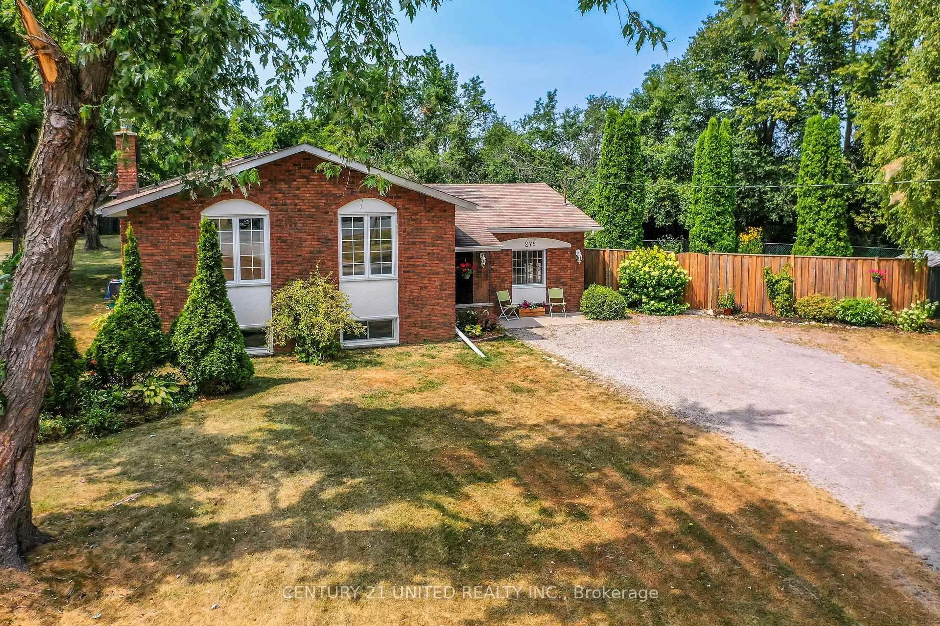 A pic from outside/outdoor area/front of a property/back of a property/a pic from drone, street for 276 Patricia Cres, Selwyn Ontario K9J 0C7