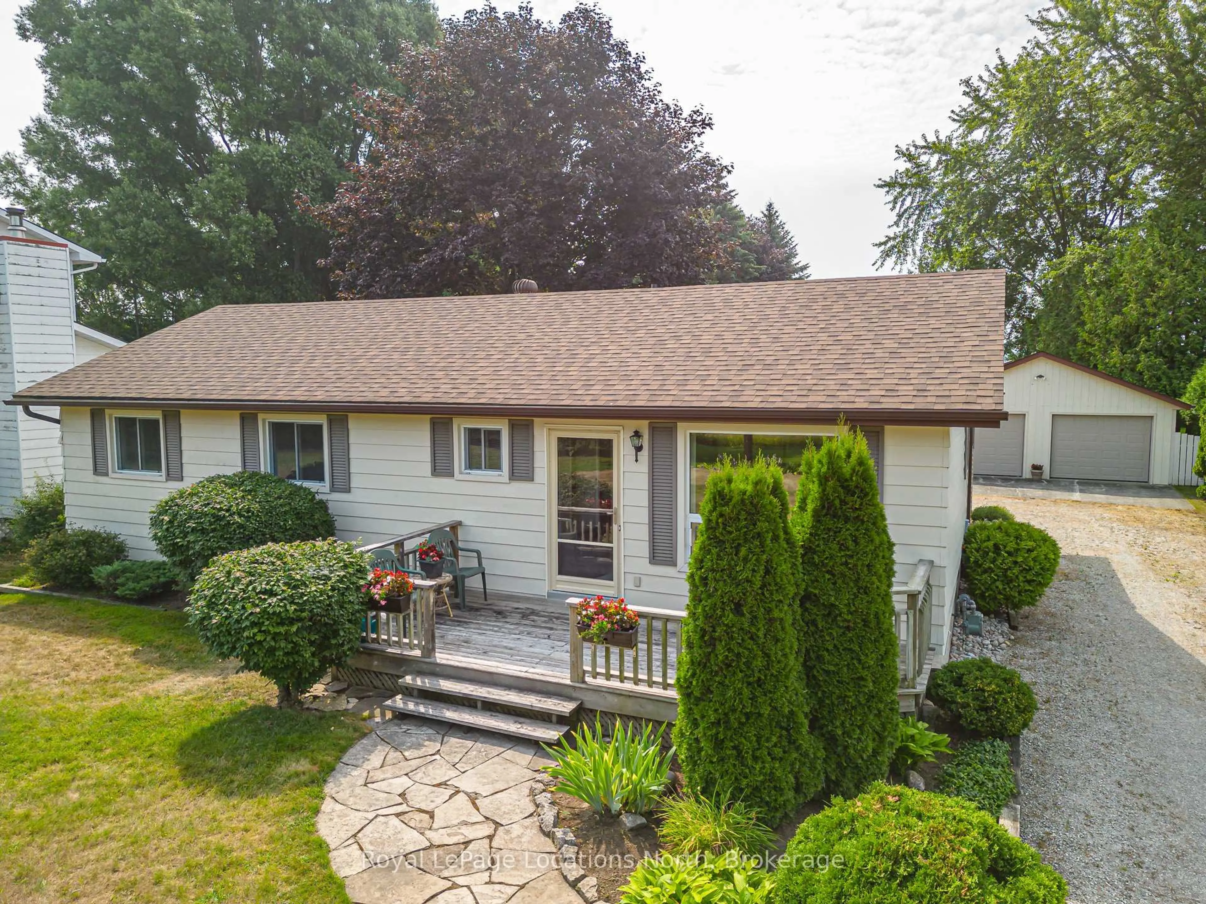 Home with vinyl exterior material, street for 132 Matilda St, Blue Mountains Ontario N0H 1J0