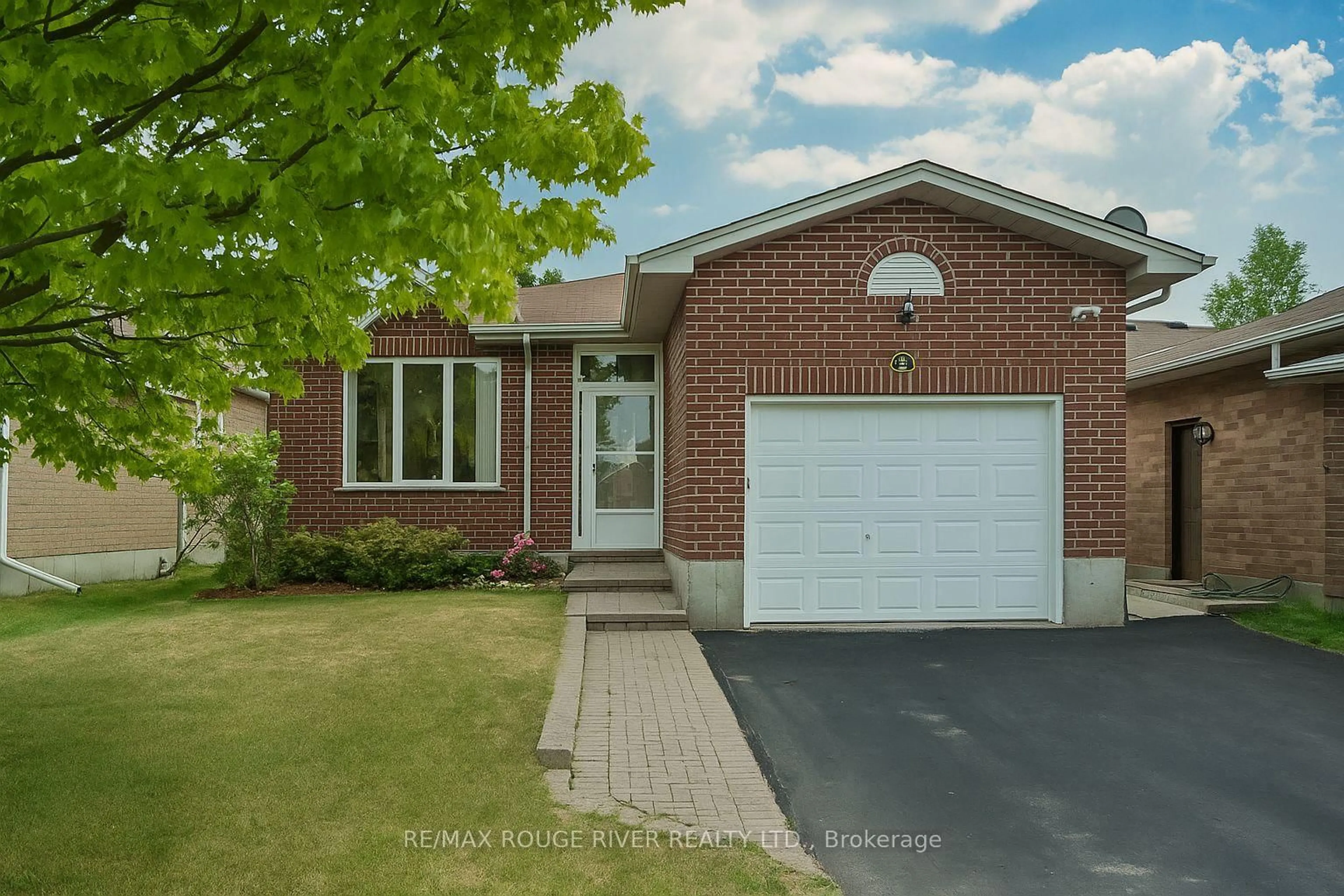 Home with brick exterior material, street for 333 Mary St, Kawartha Lakes Ontario K9V 5X5