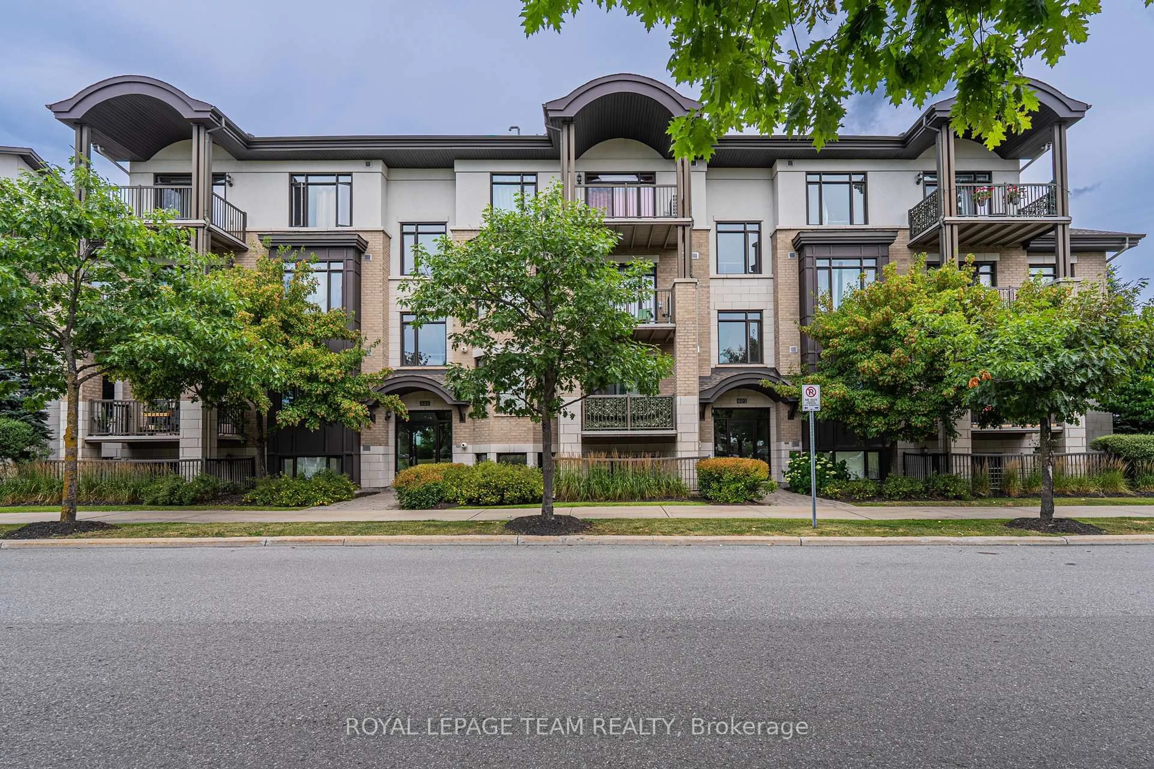 Unknown for 805 Beauparc Private #304, Ottawa Ontario K1J 0B5