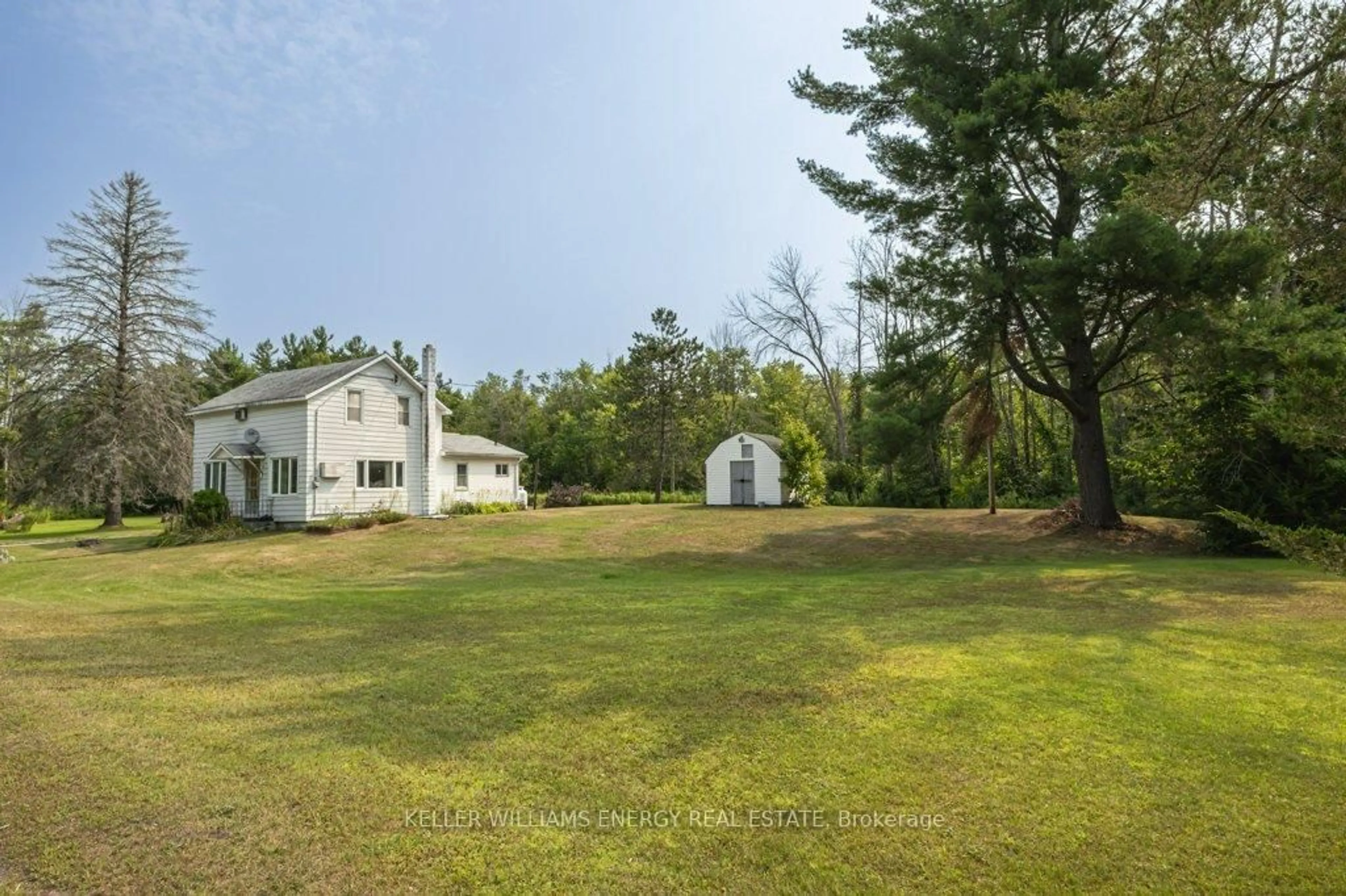 A pic from outside/outdoor area/front of a property/back of a property/a pic from drone, unknown for 252 Riverview Cres, Limoges Ontario K0K 2M0
