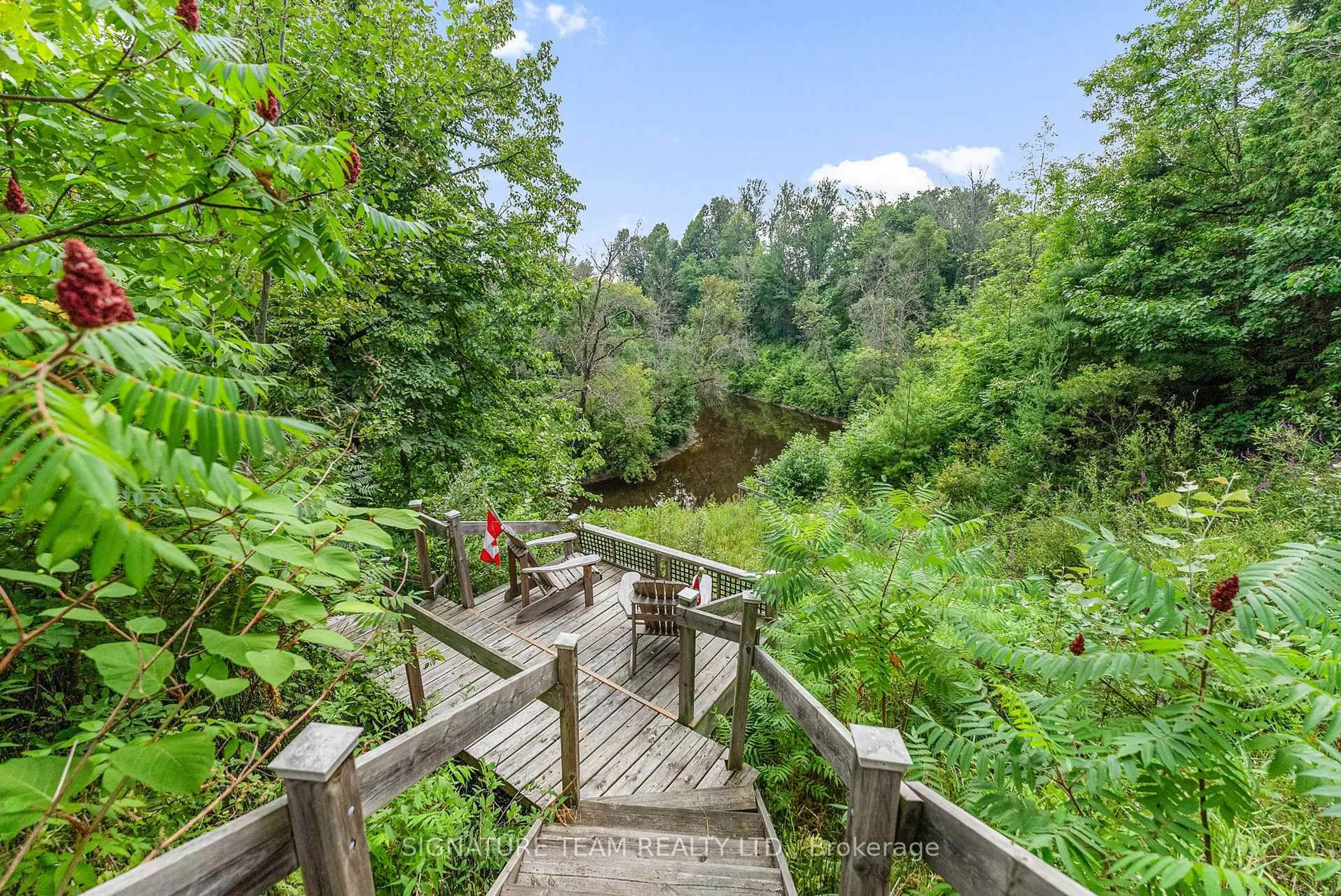 Patio, water/lake/river/ocean view for 483 Draper St, Pembroke Ontario K8A 4X3