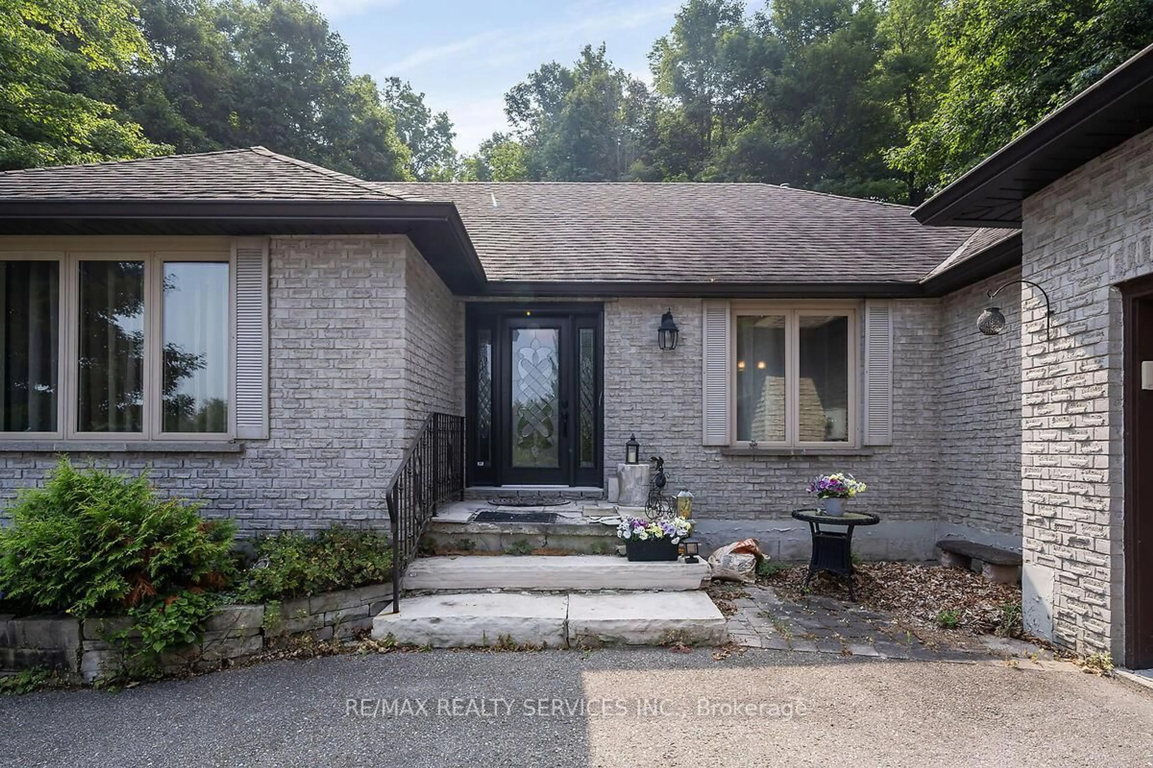 Home with brick exterior material, unknown for 16 Patrick Dr, Erin Ontario N0B 1T0