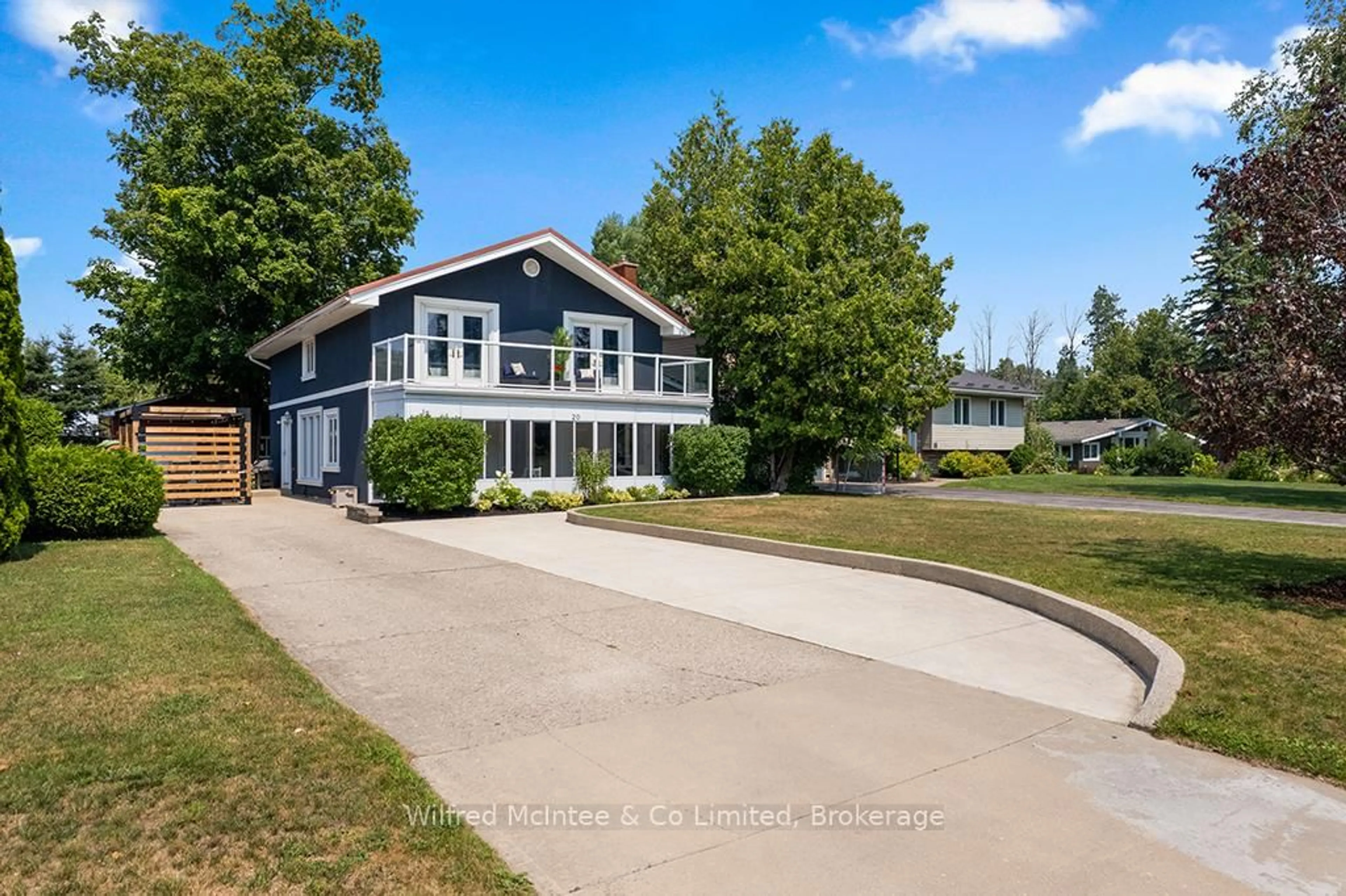 A pic from outside/outdoor area/front of a property/back of a property/a pic from drone, unknown for 20 Ottawa Ave, Saugeen Shores Ontario N0H 2L0