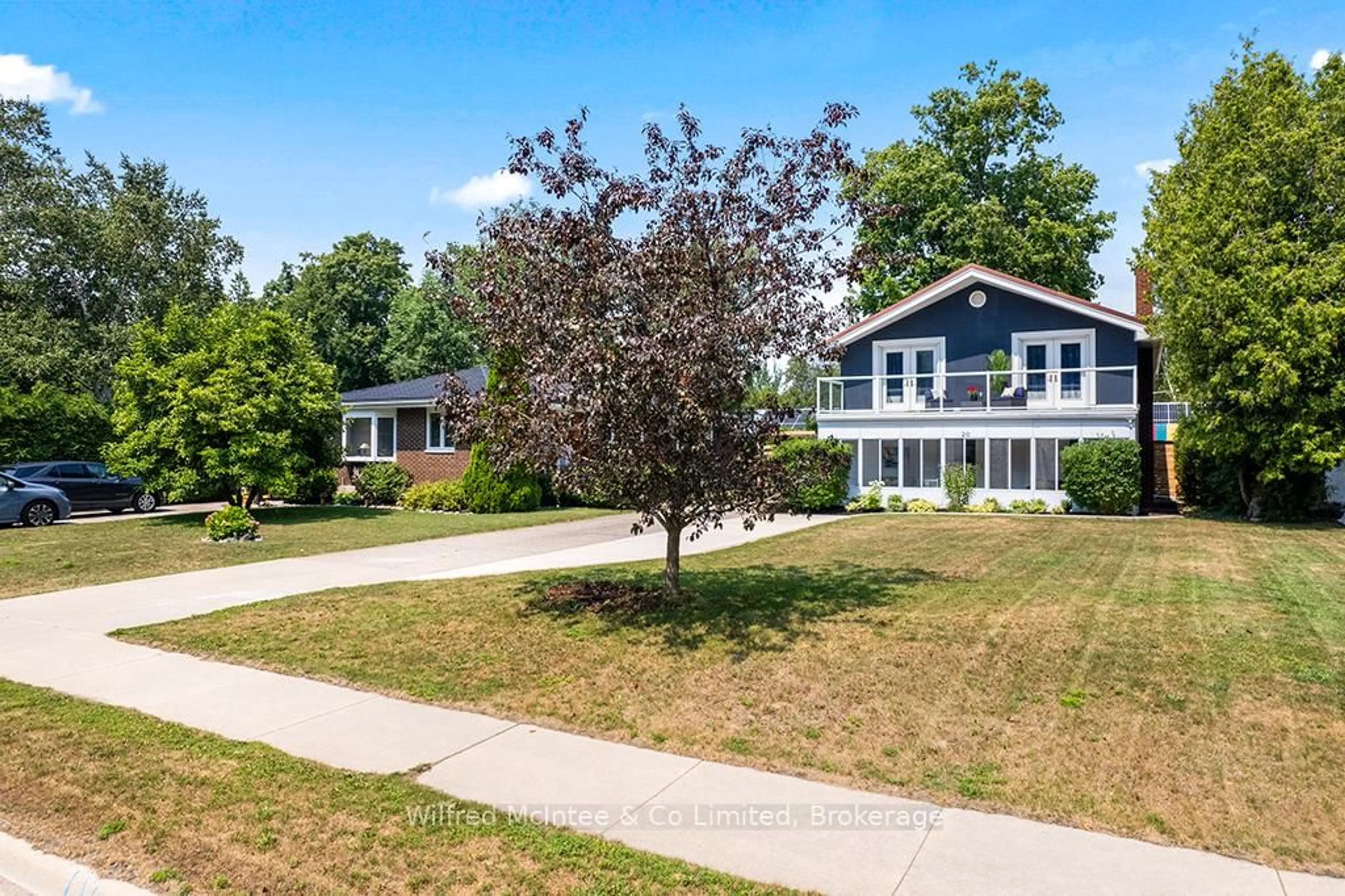 A pic from outside/outdoor area/front of a property/back of a property/a pic from drone, street for 20 Ottawa Ave, Saugeen Shores Ontario N0H 2L0