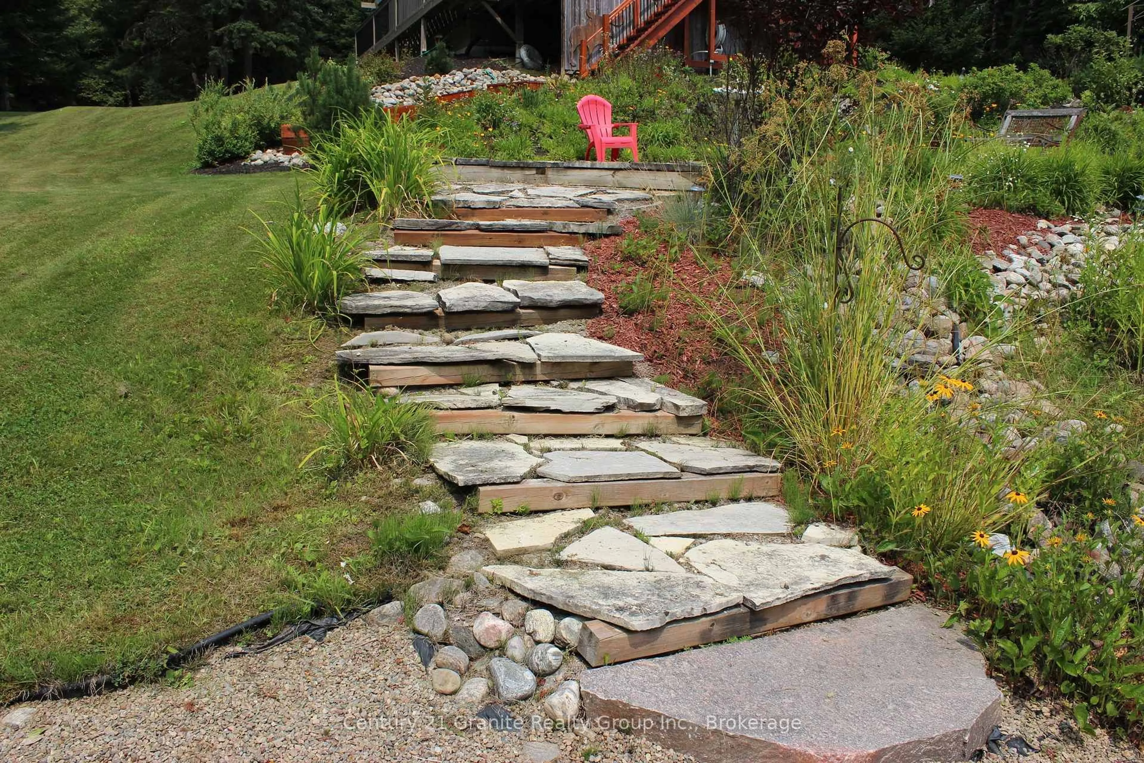 Stairs for 1082 Green Lake Rd, Algonquin Highlands Ontario K0M 1J1