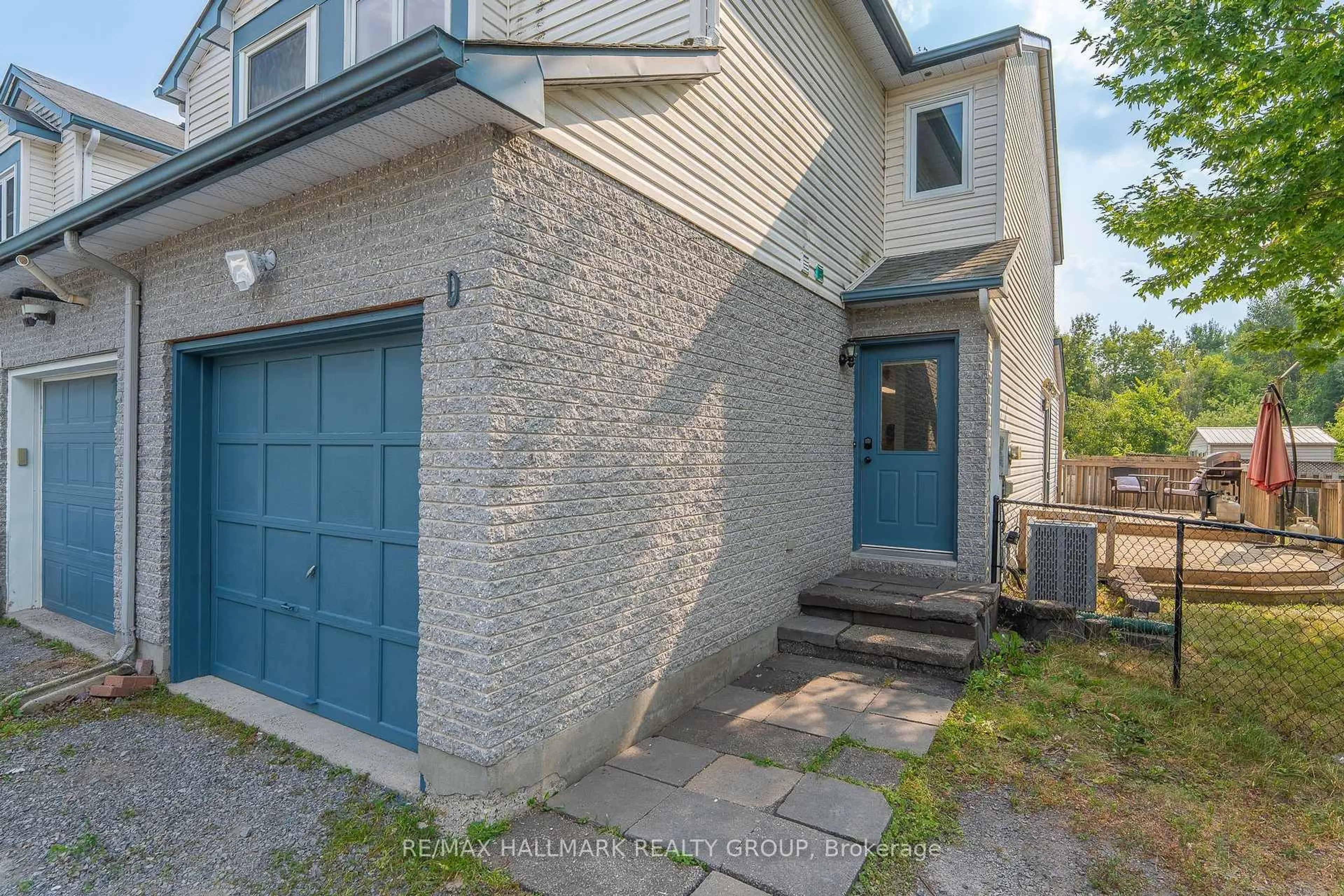 Home with brick exterior material, street for 5732 Andrasi Cres #D, Osgoode Ontario K0A 2W0