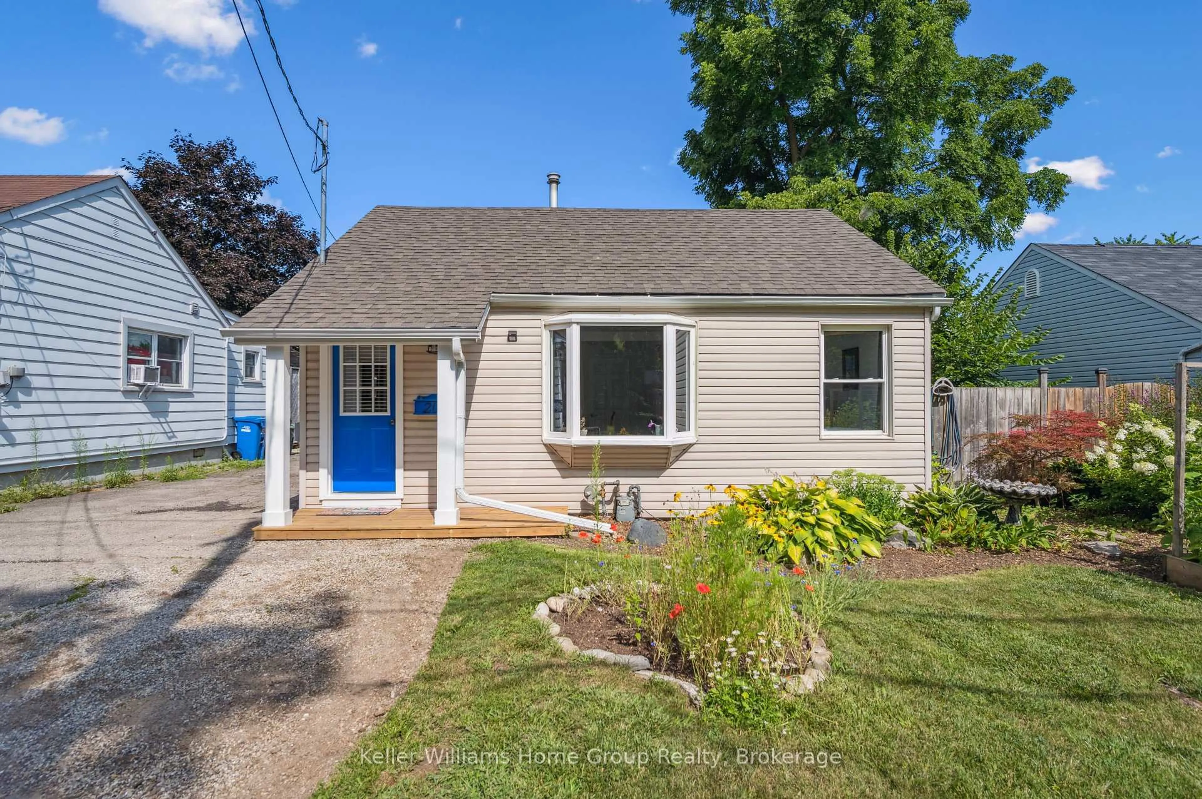 Home with vinyl exterior material, street for 20 Cassino Ave, Guelph Ontario N1E 2H8