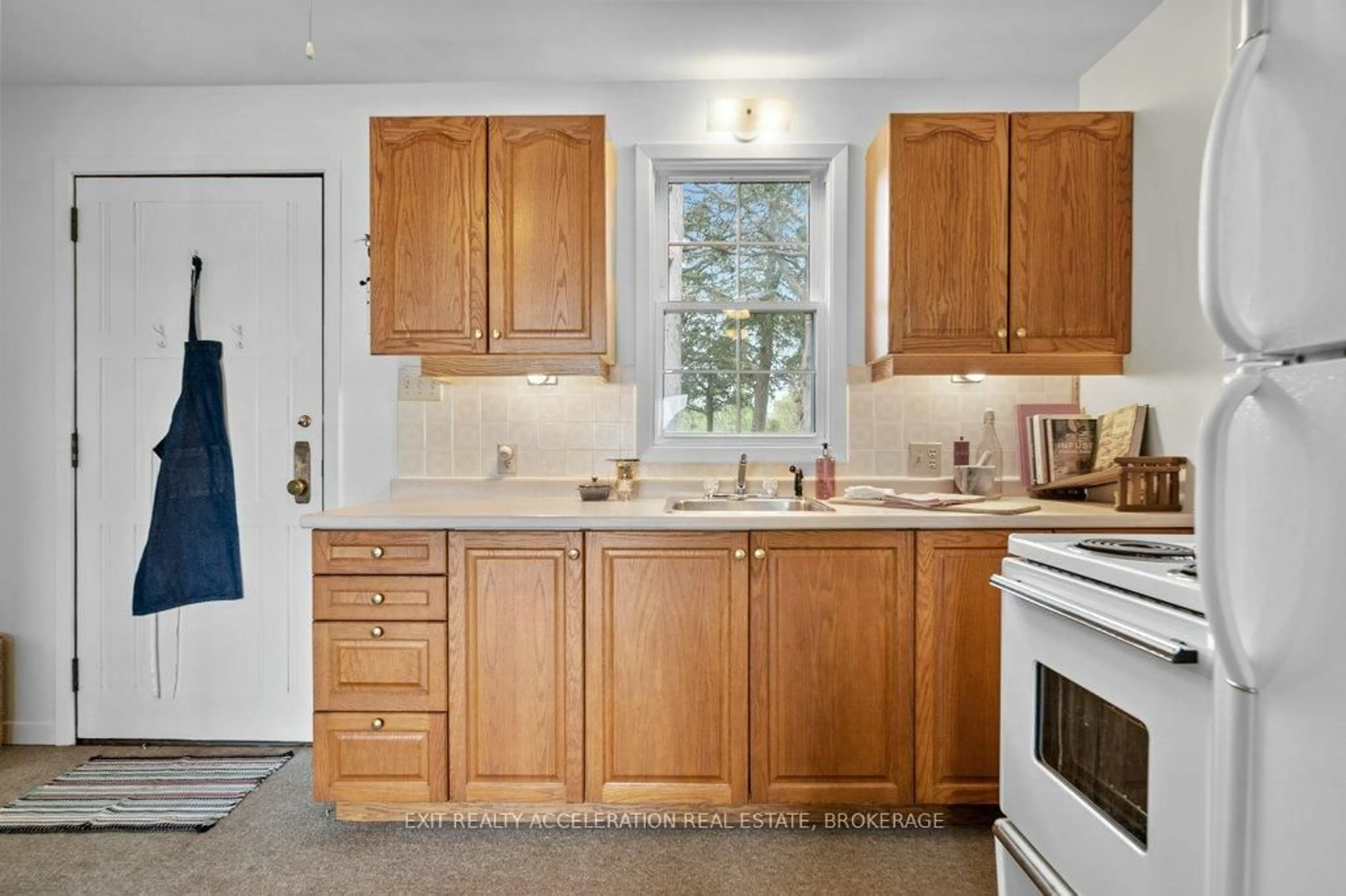 Standard kitchen, unknown for 4715 County Rd 9, Napanee Ontario K7R 3K8