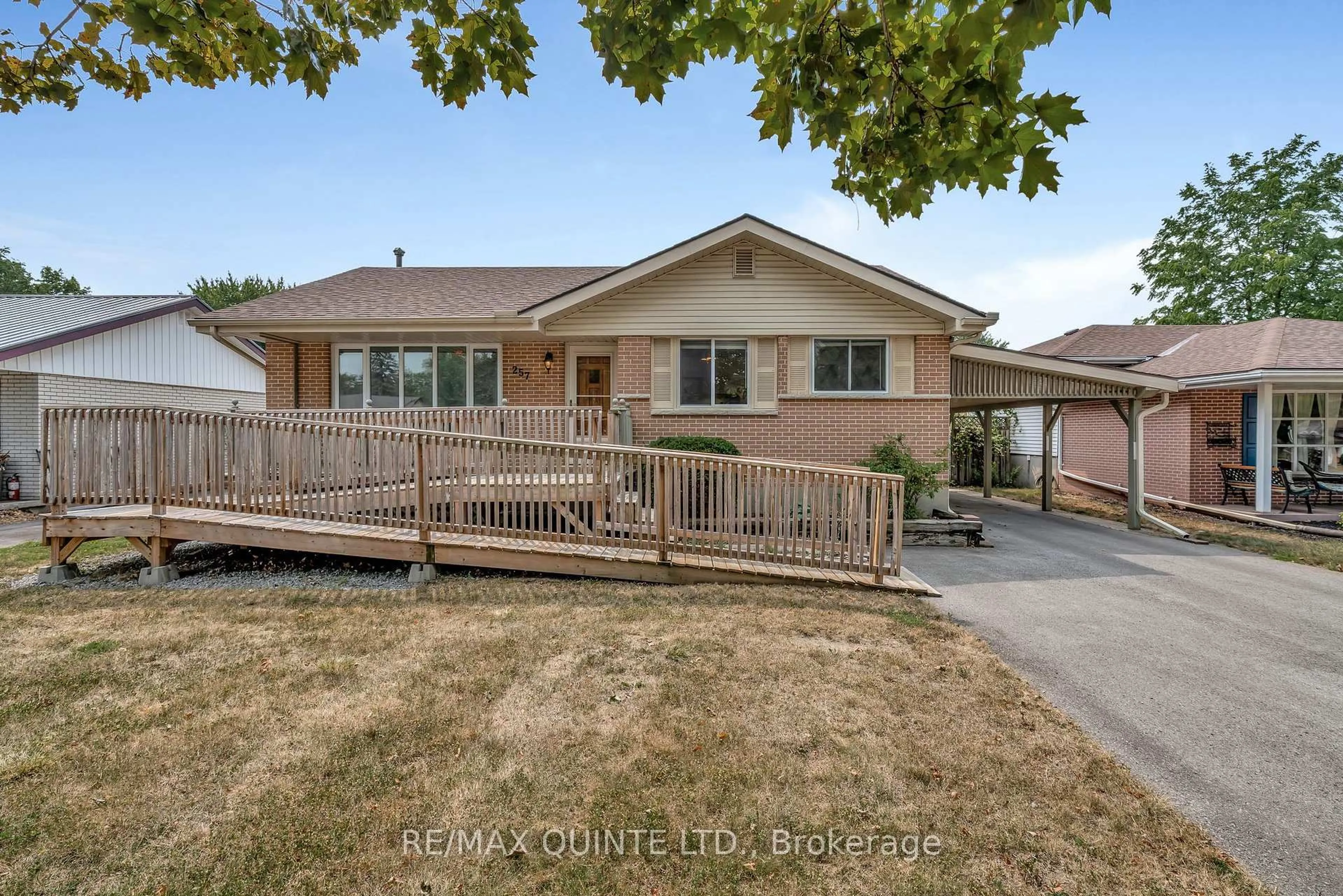 Unknown for 257 College St, Belleville Ontario K8P 2H7
