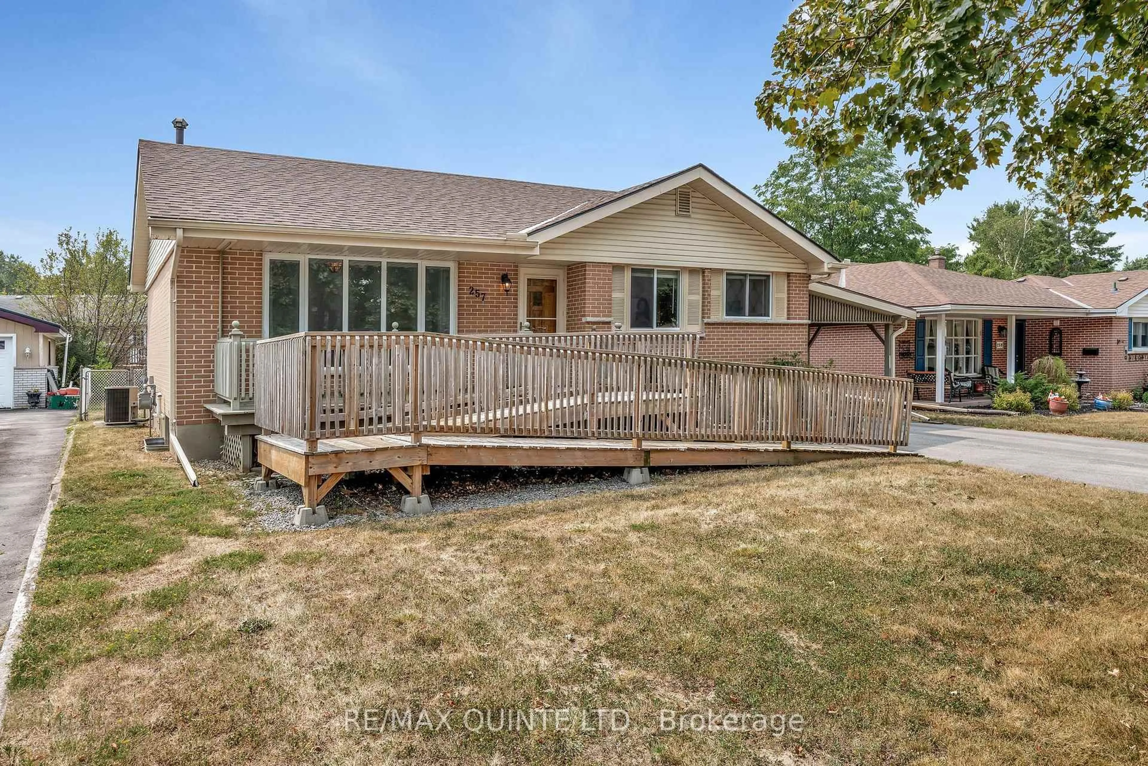 Unknown for 257 College St, Belleville Ontario K8P 2H7