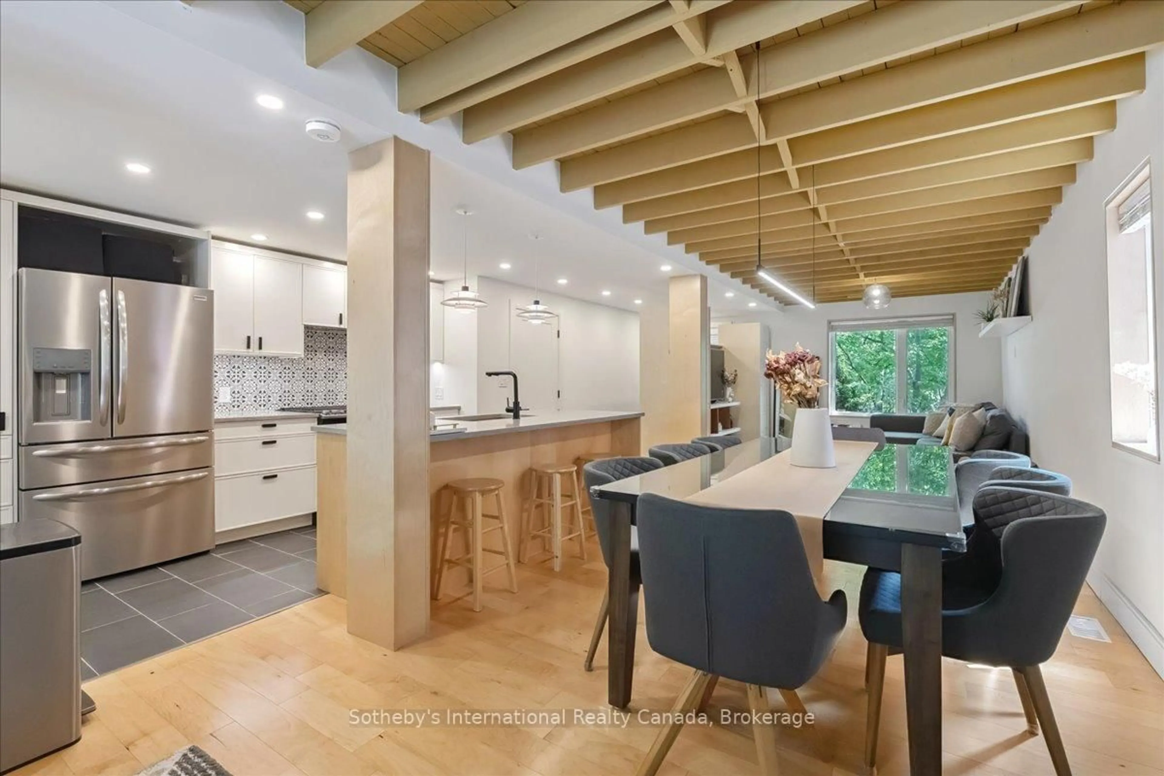 Open concept kitchen, ceramic/tile floor for 62 Margaret St, Hamilton Ontario L8P 4C8