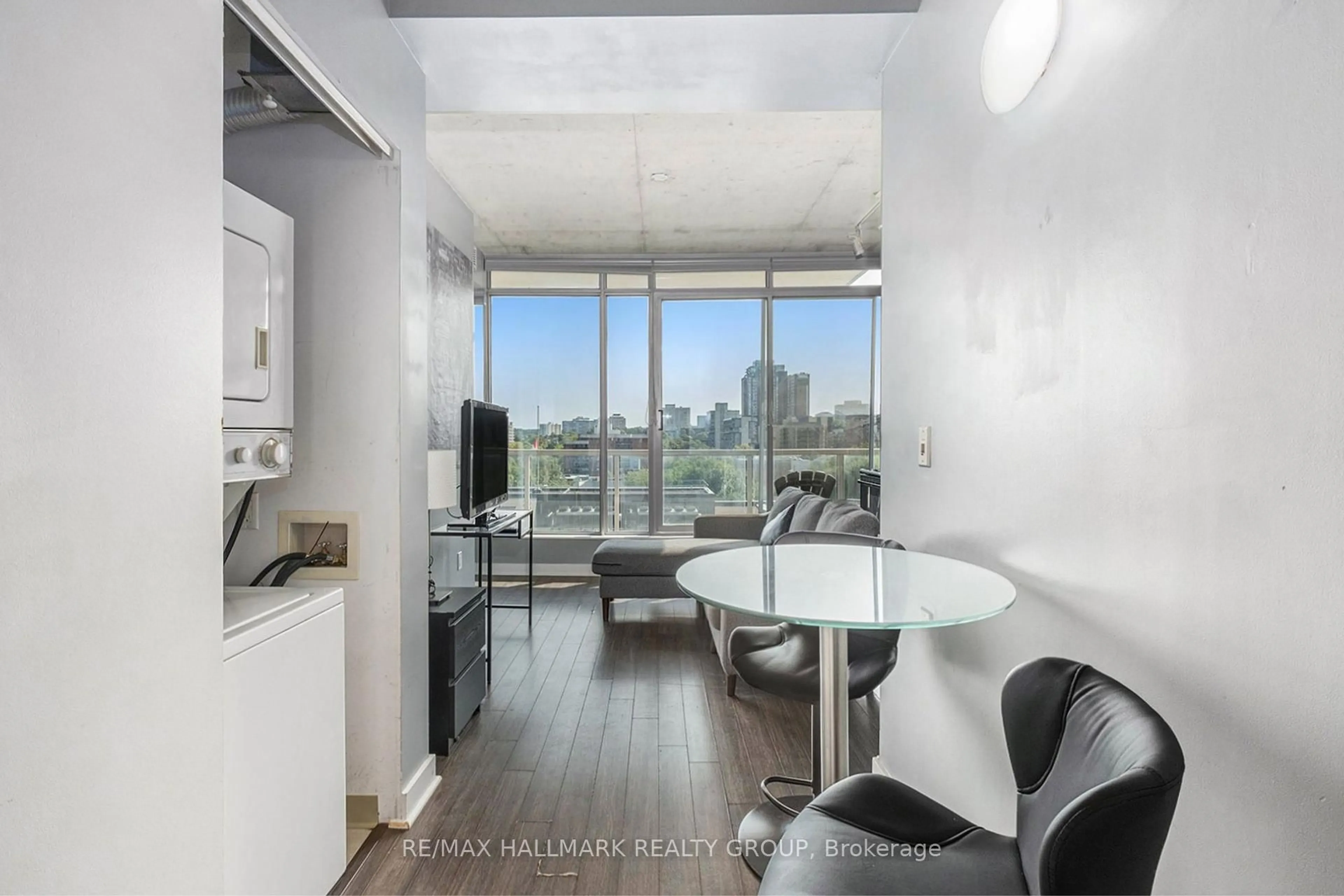A pic of a room for 383 CUMBERLAND St #805, Ottawa Ontario K1N 1J7