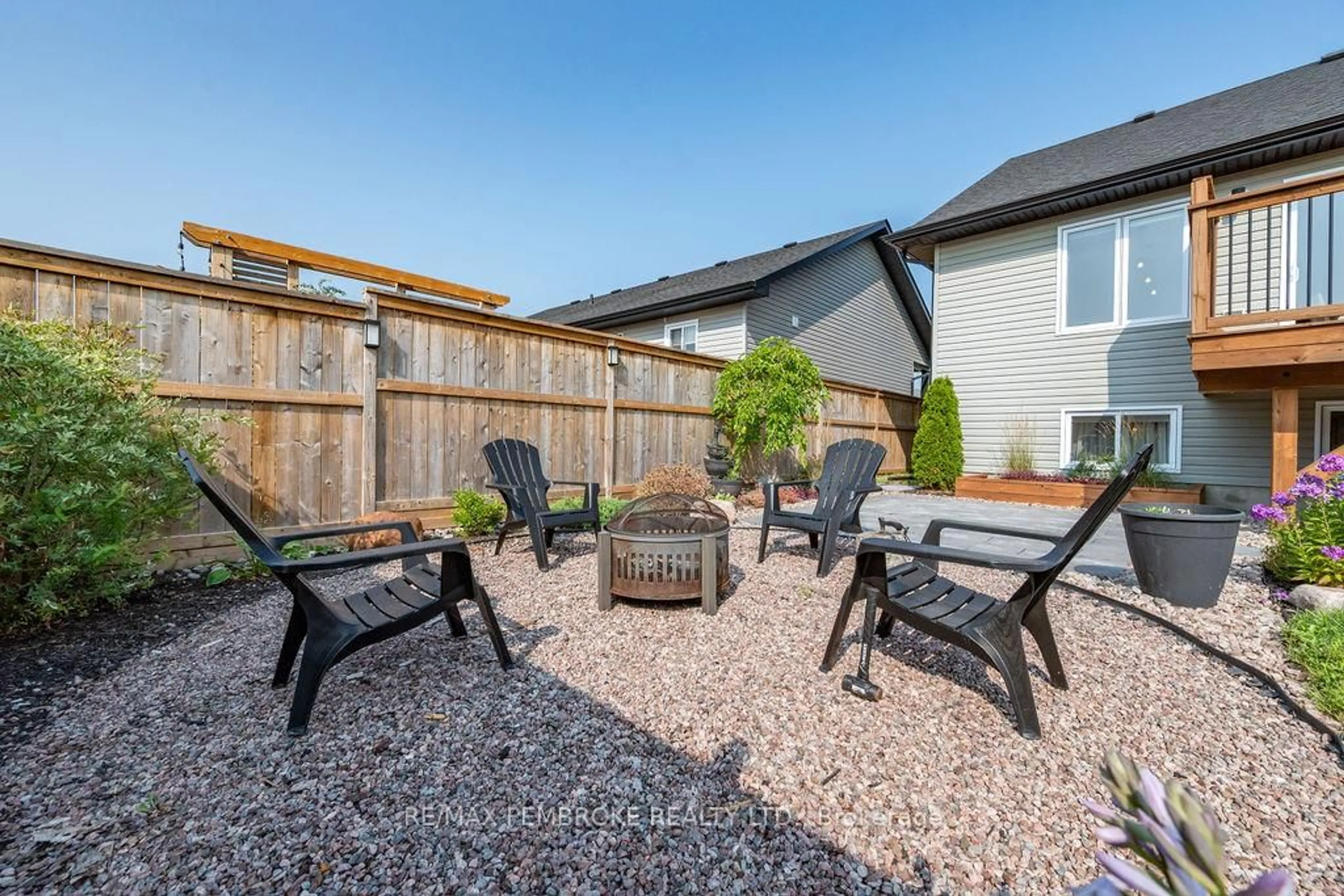 Patio, street for 13 Drew St, Petawawa Ontario K8H 0G4