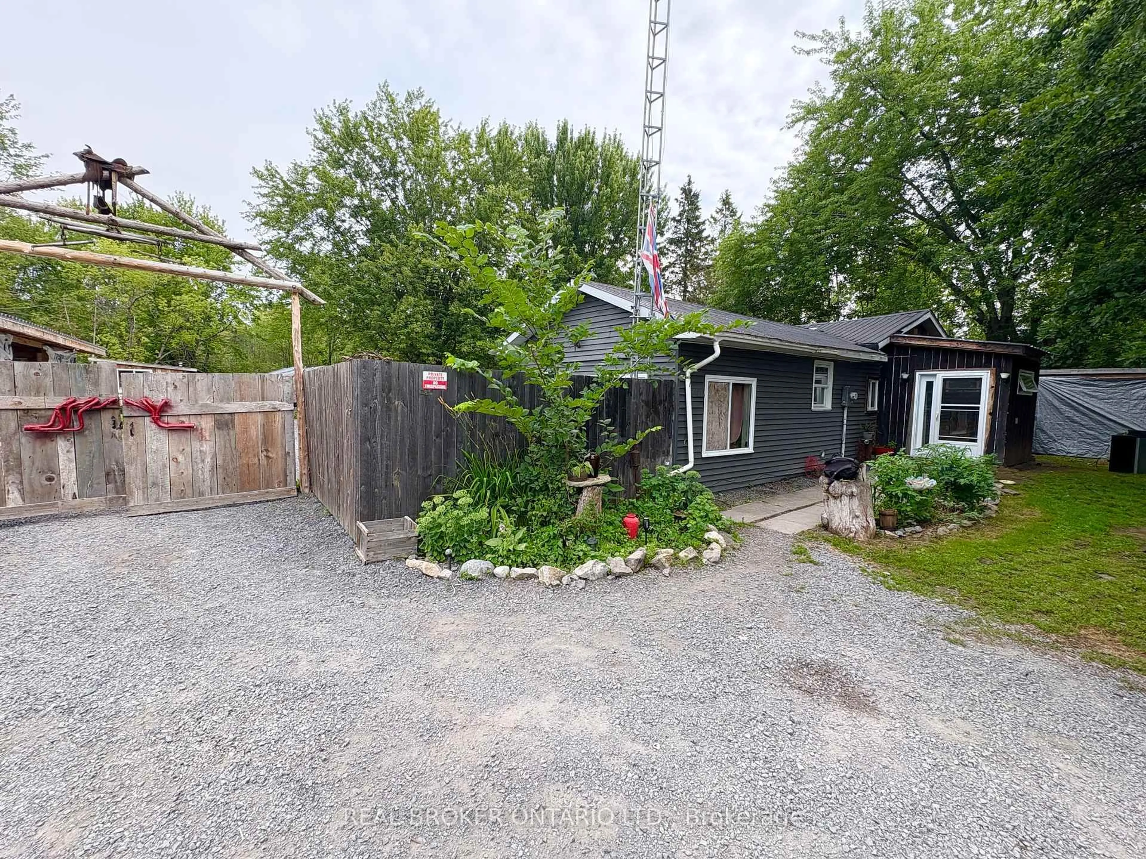 A pic from outside/outdoor area/front of a property/back of a property/a pic from drone, street for 2401 Totem Ranch Rd, North Grenville Ontario K0G 1T0