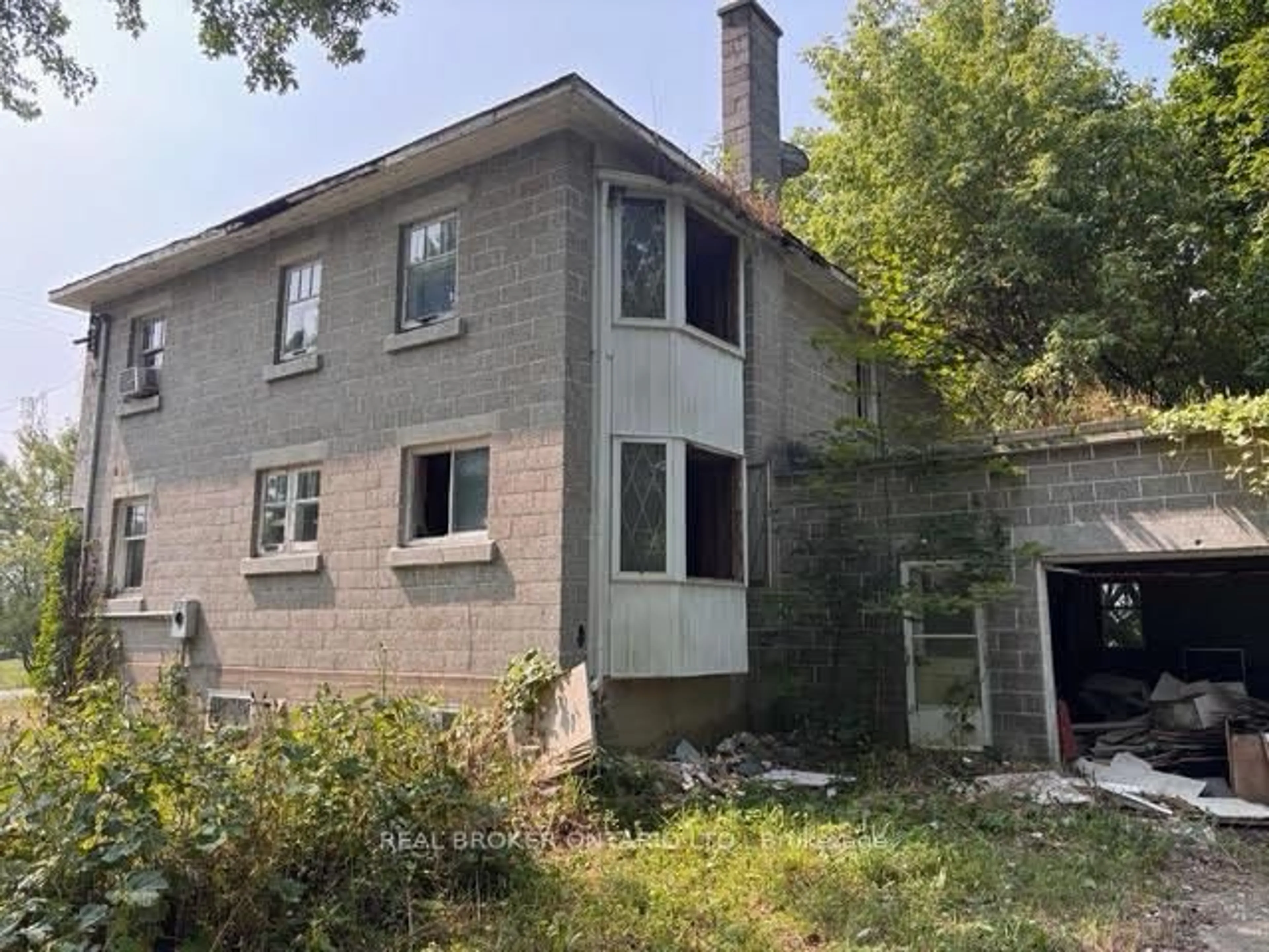 A pic from outside/outdoor area/front of a property/back of a property/a pic from drone, building for 2099 County  20 Rd, North Grenville Ontario K0G 1T0