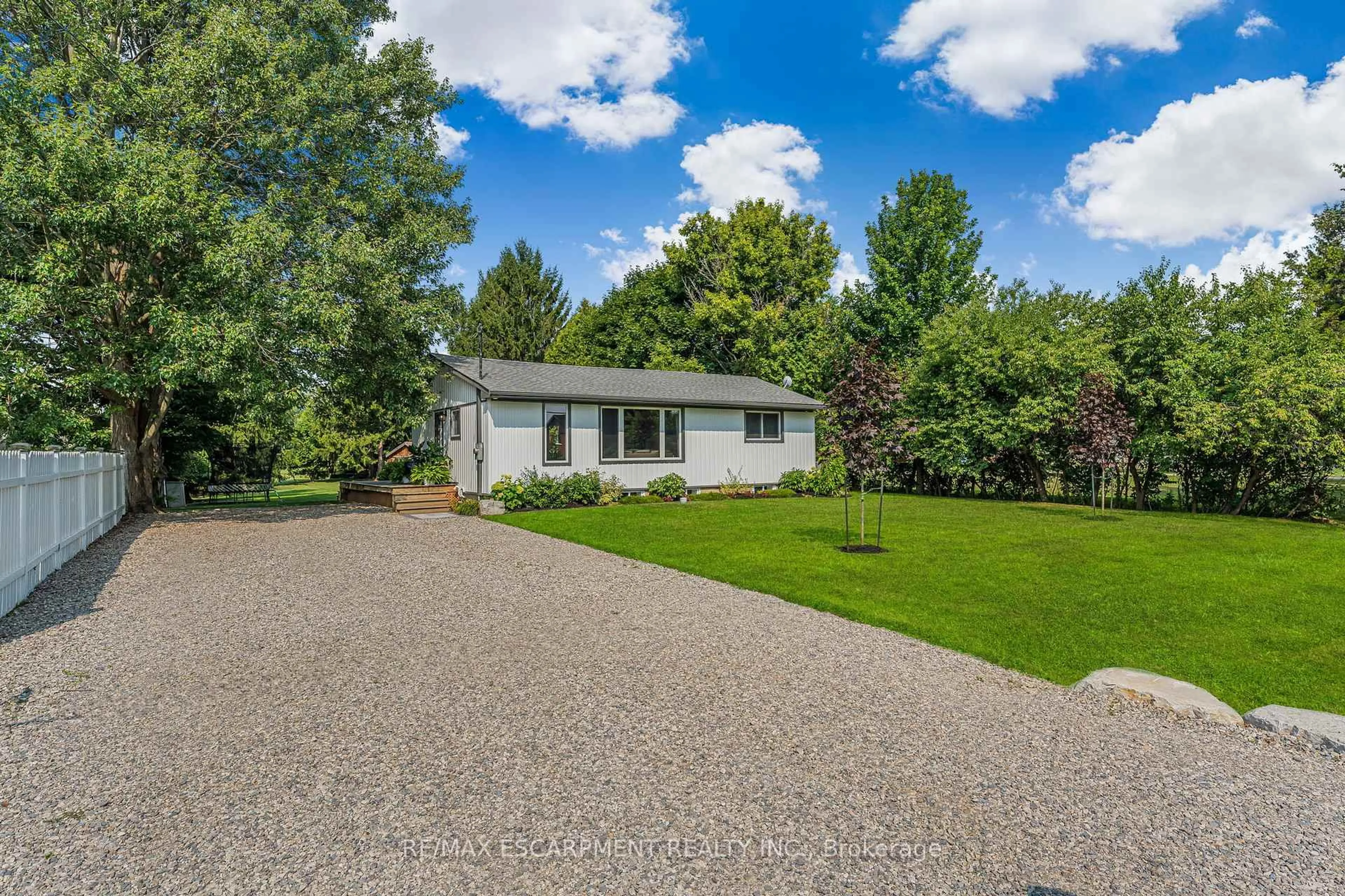 A pic from outside/outdoor area/front of a property/back of a property/a pic from drone, unknown for 53018 Perry Rd, Wainfleet Ontario L0S 1V0