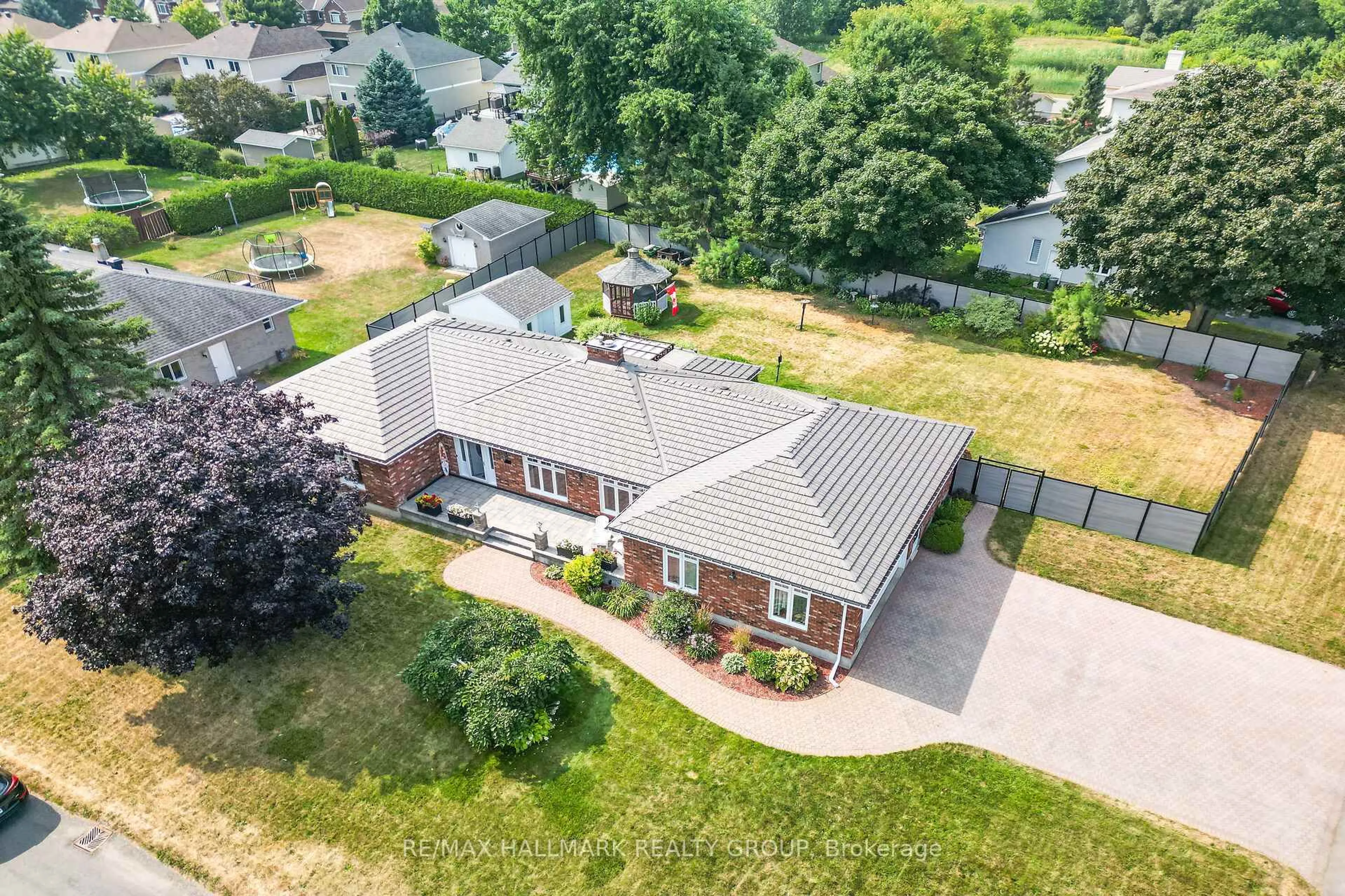 A pic from outside/outdoor area/front of a property/back of a property/a pic from drone, street for 11 Lamadeleine Blvd, Russell Ontario K0A 1W0