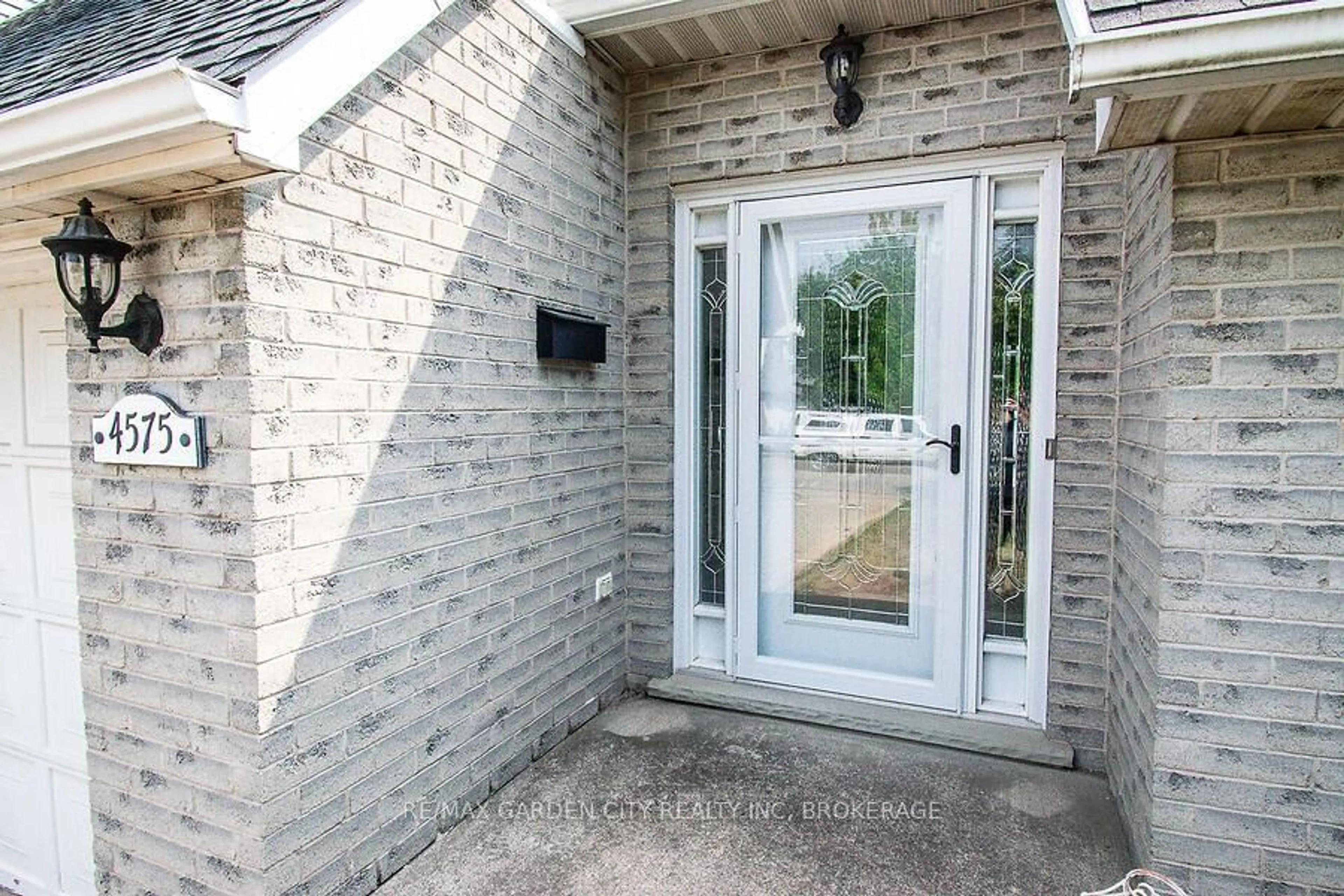 Unknown for 4575 Juniper Crt, Lincoln Ontario L3J 0C8