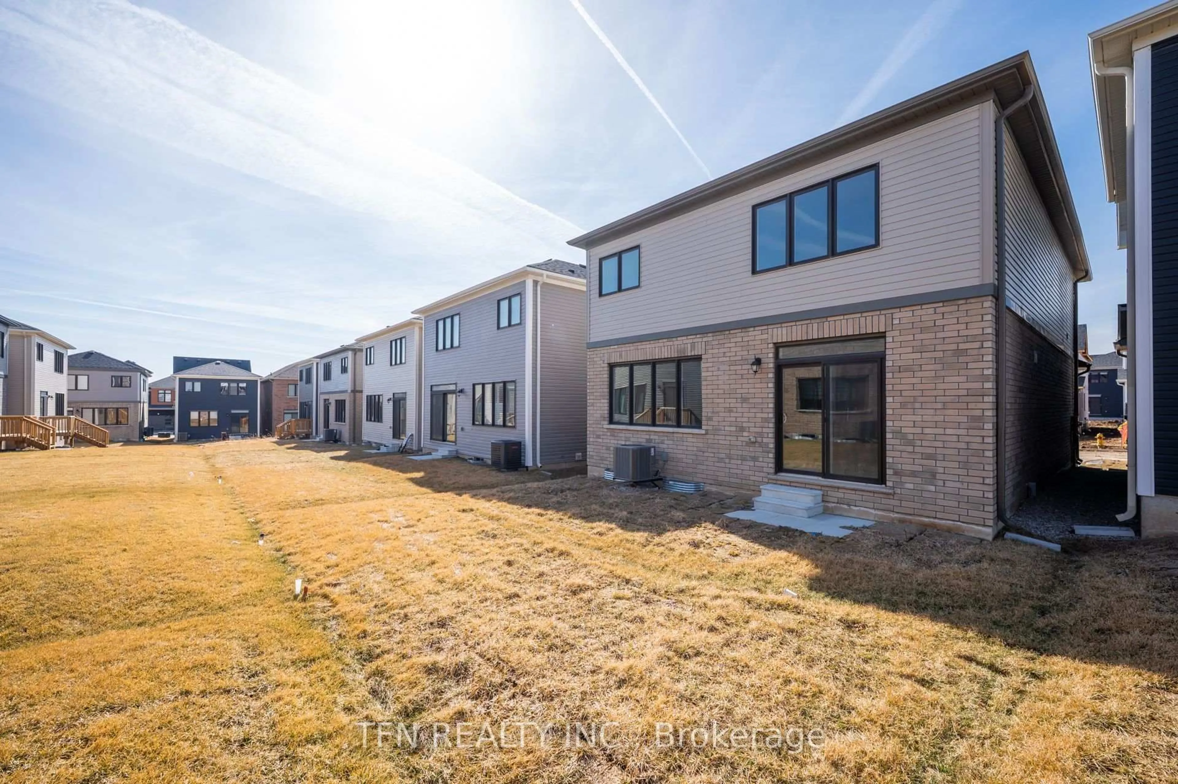 A pic from outside/outdoor area/front of a property/back of a property/a pic from drone, street for 71 Wintergreen Cres, Haldimand Ontario N3W 0H8