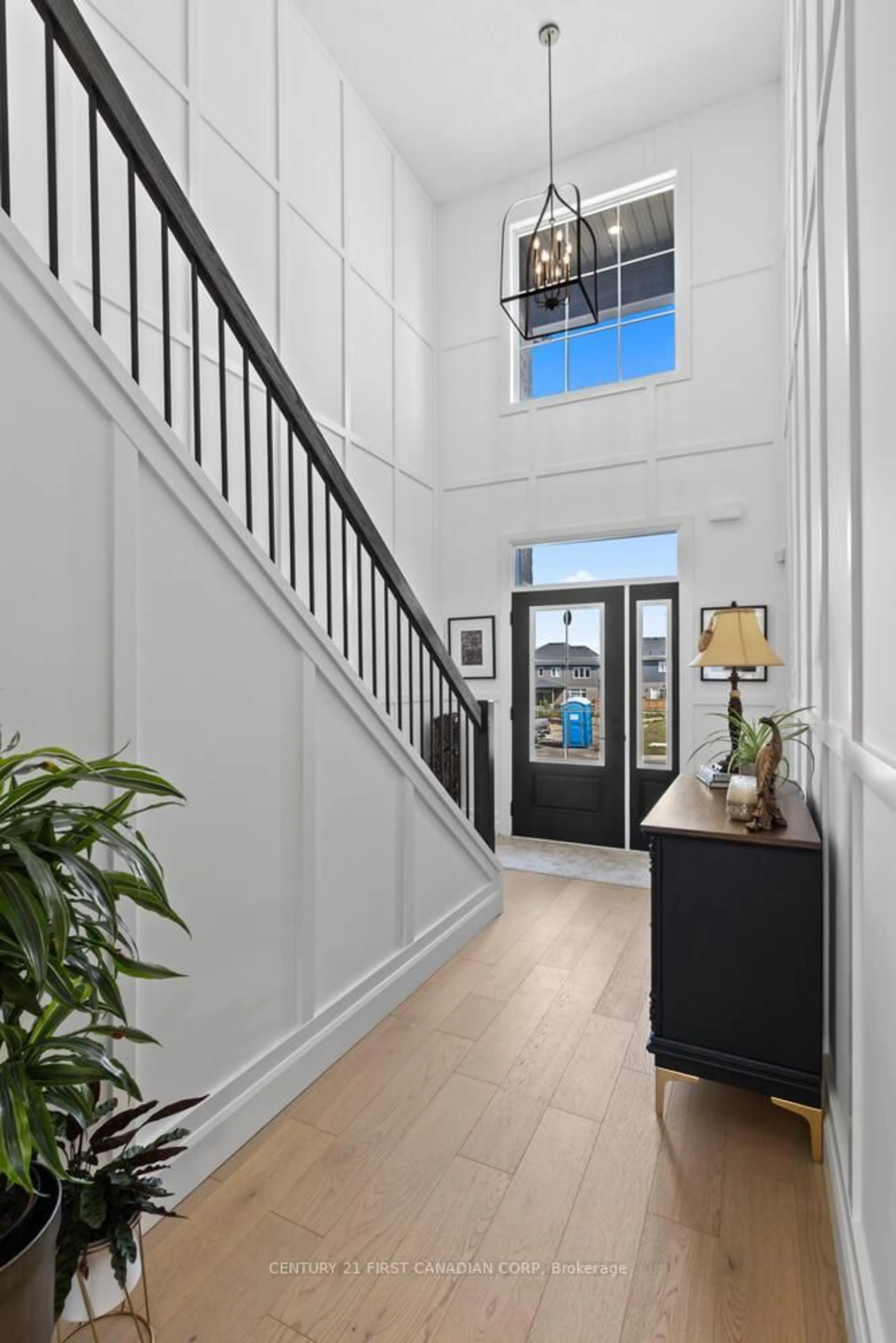 Indoor entryway for 1907 Fountain Grass Dr, London South Ontario N6K 0M2