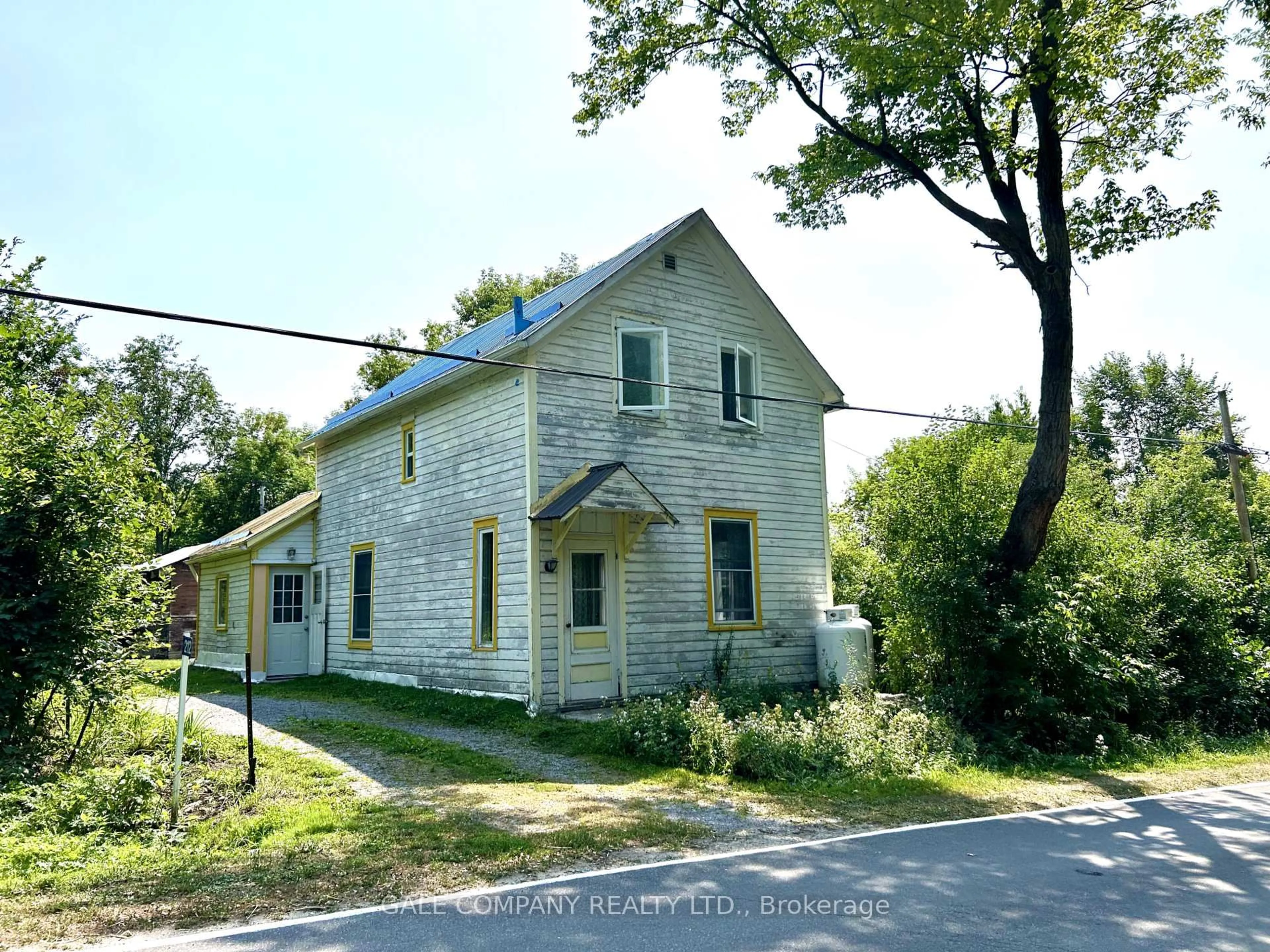 A pic from outside/outdoor area/front of a property/back of a property/a pic from drone, building for 212 Blakeney Rd, Almonte Ontario K0A 1A0