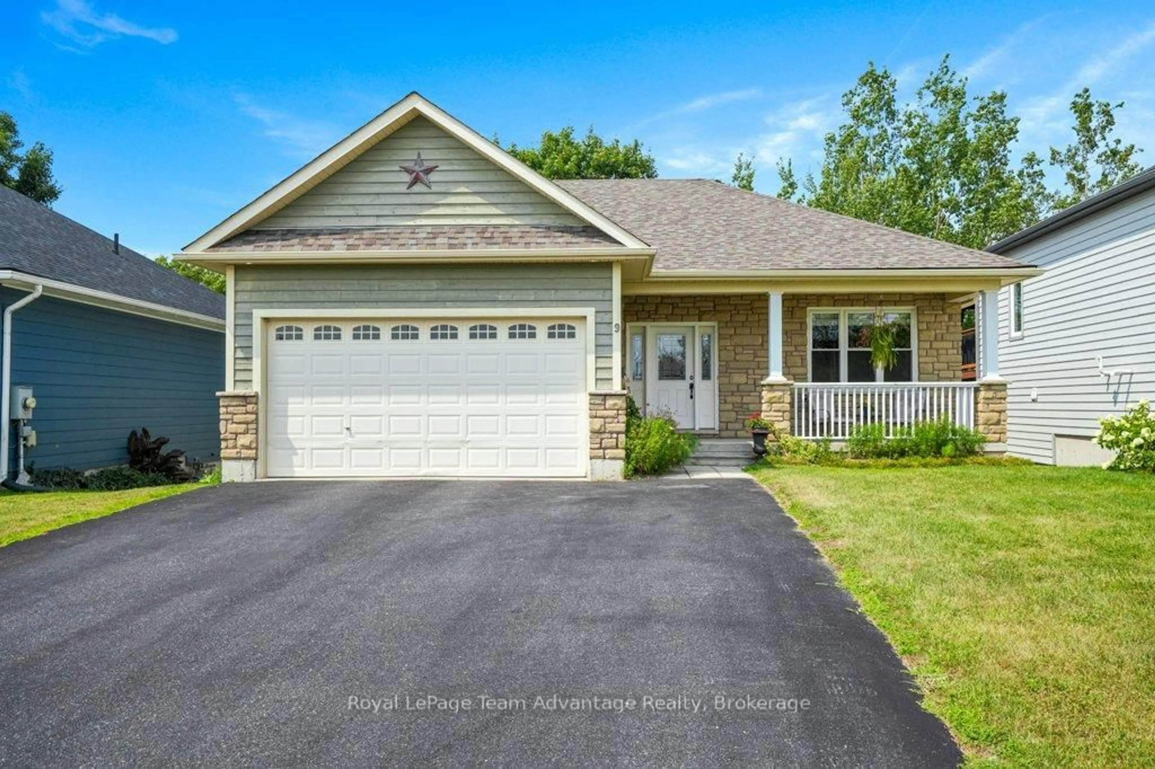 Home with vinyl exterior material, street for 9 Avery Crt, Parry Sound Ontario P2A 3C4