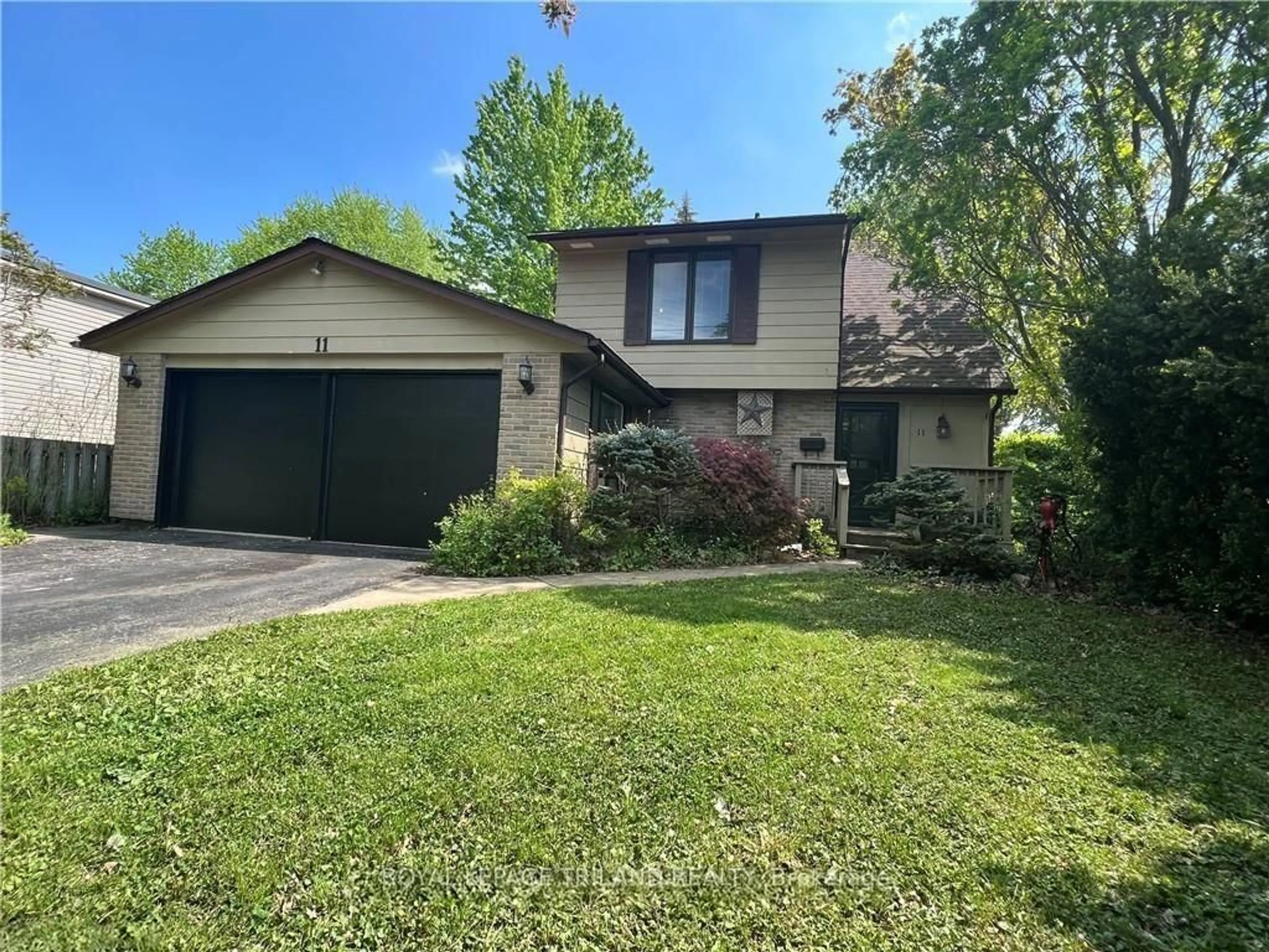 Unknown for 11 Crabtree Ave, London North Ontario N6G 2H6