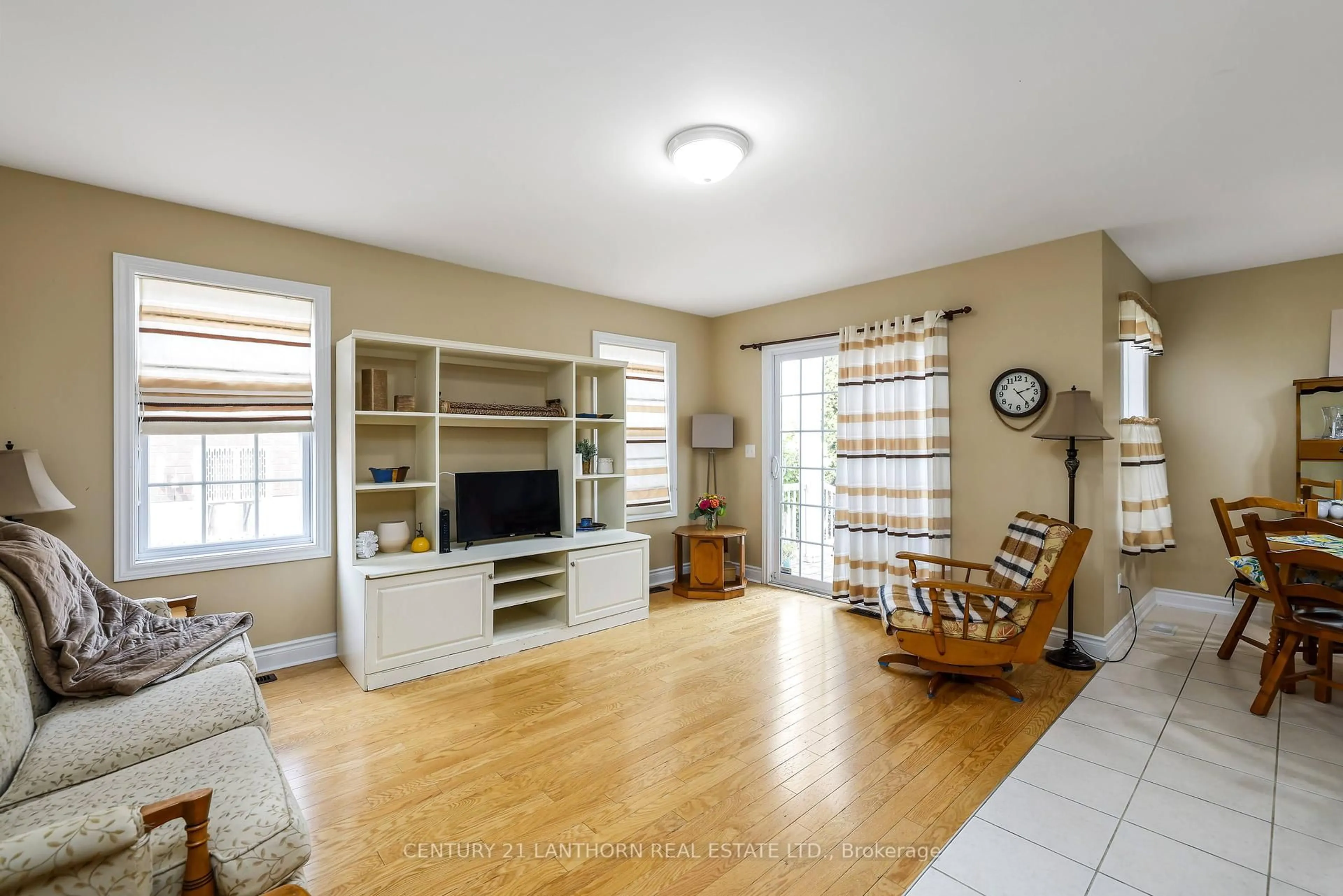 Living room with furniture, unknown for 25 Empire Blvd, Brighton Ontario K0K 1H0