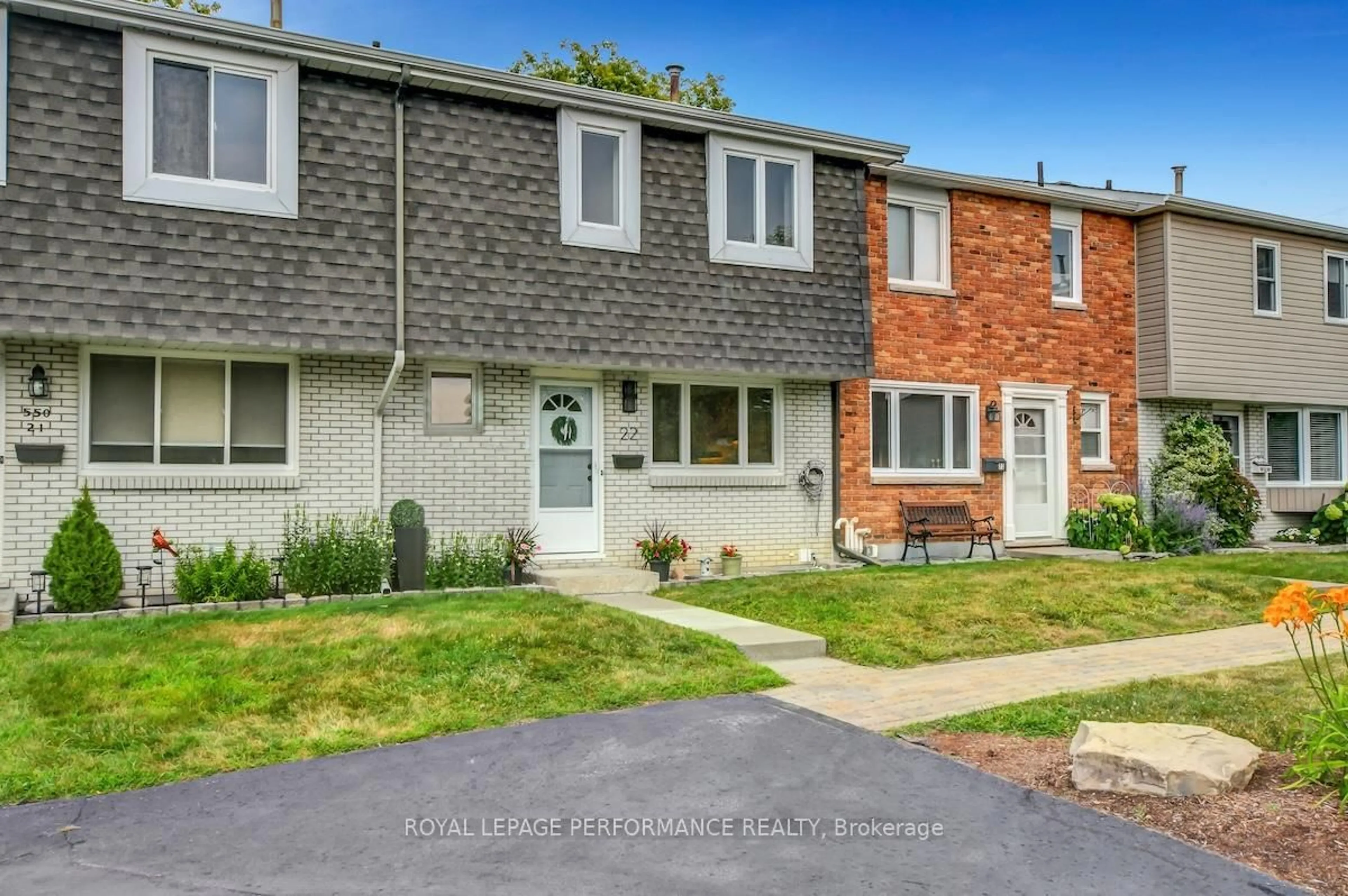 Home with vinyl exterior material, street for 550 Straby Ave #22, Ottawa Ontario K1K 1H1