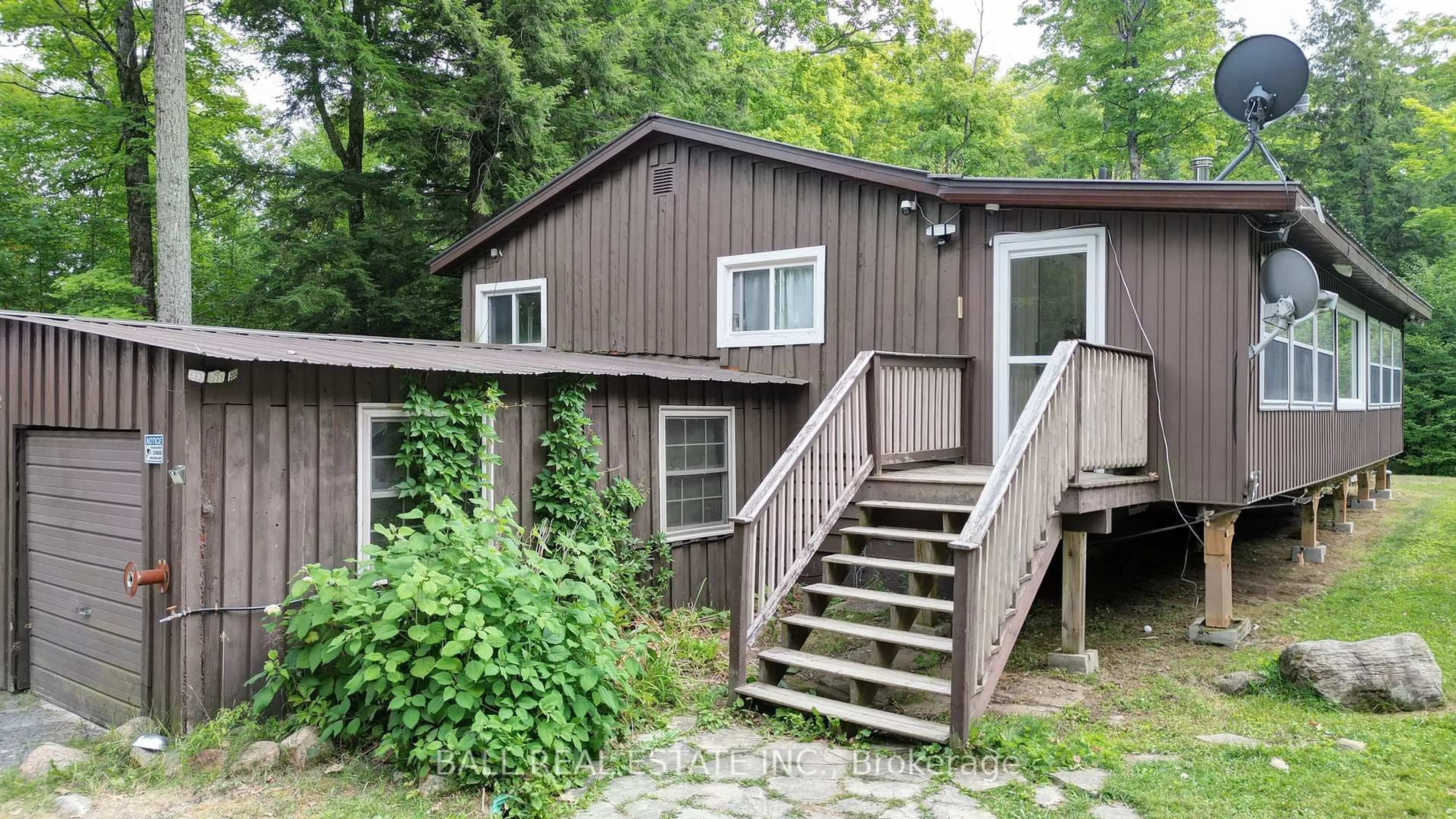 Home with vinyl exterior material, unknown for 2884 Old Hastings Rd, Coe Hill Ontario K0L 1P0