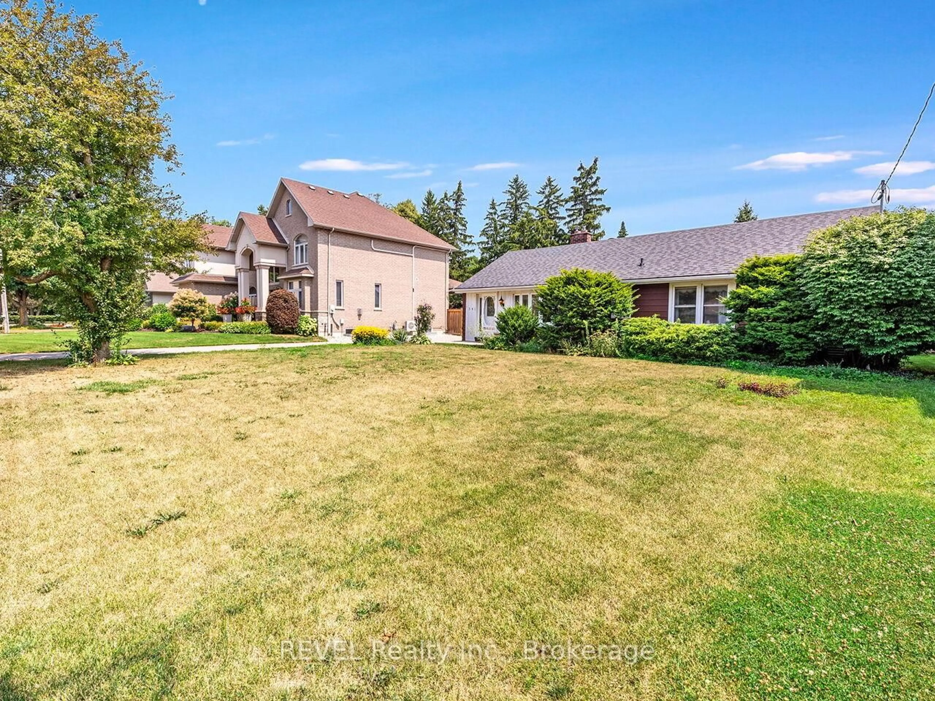 A pic from outside/outdoor area/front of a property/back of a property/a pic from drone, unknown for 341 Robina Rd, Hamilton Ontario L9G 2L6