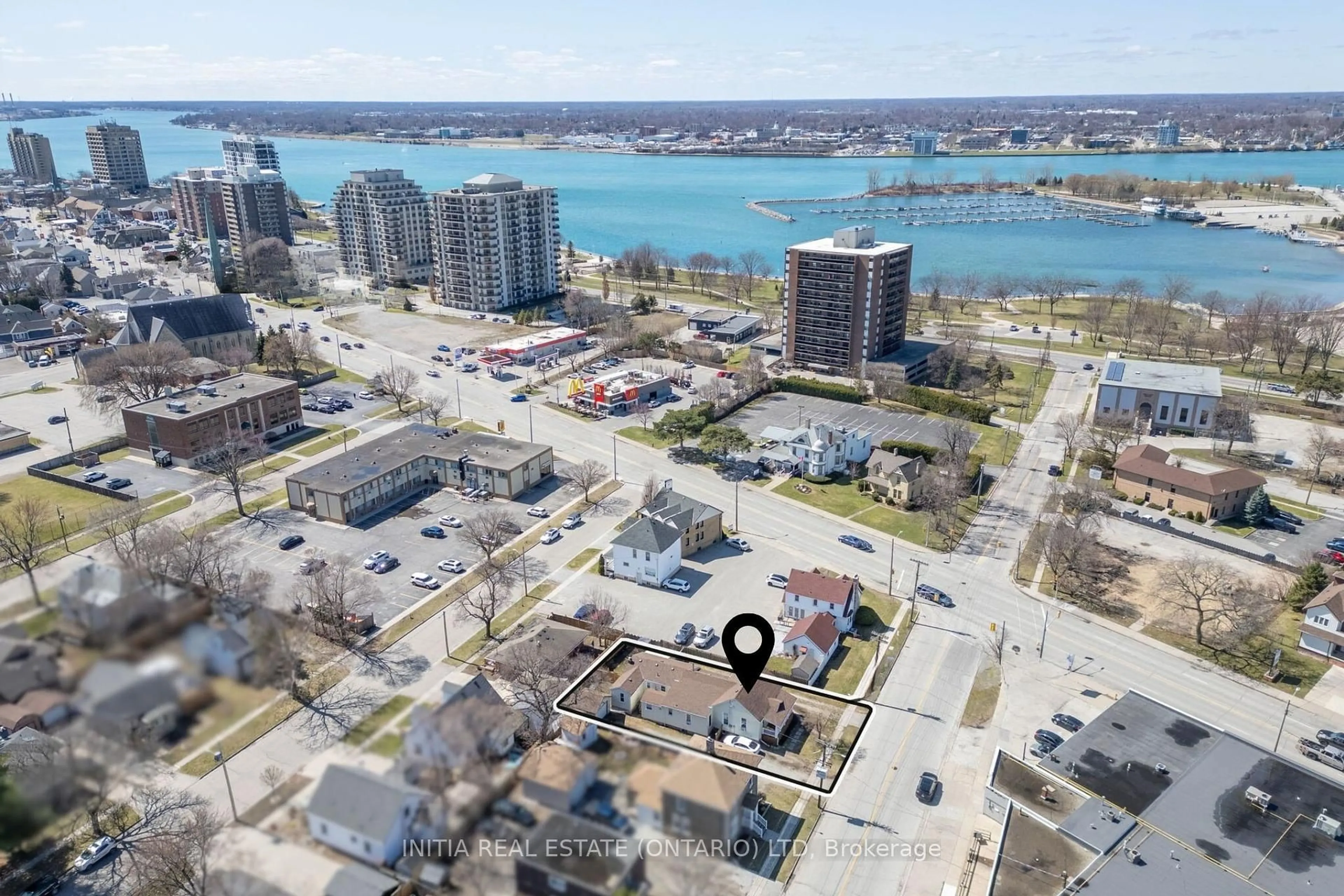 A pic from outside/outdoor area/front of a property/back of a property/a pic from drone, water/lake/river/ocean view for 187 Maxwell St, Sarnia Ontario N7T 5C2